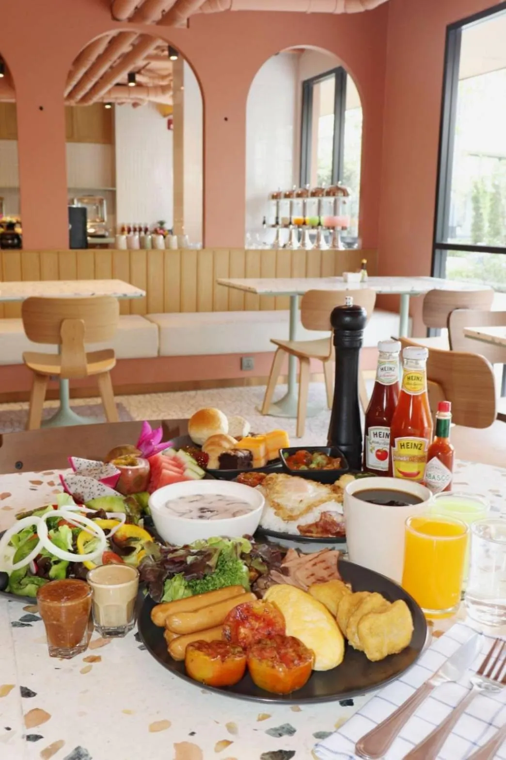 Restaurant/places to eat in The Quarter Ratchathewi by UHG