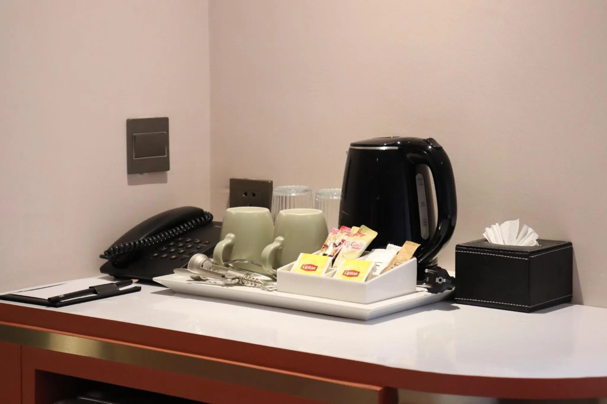 Coffee/tea facilities in The Quarter Ratchathewi by UHG