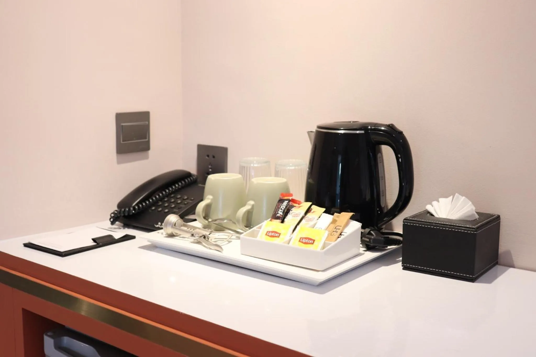 Coffee/tea facilities in The Quarter Ratchathewi by UHG