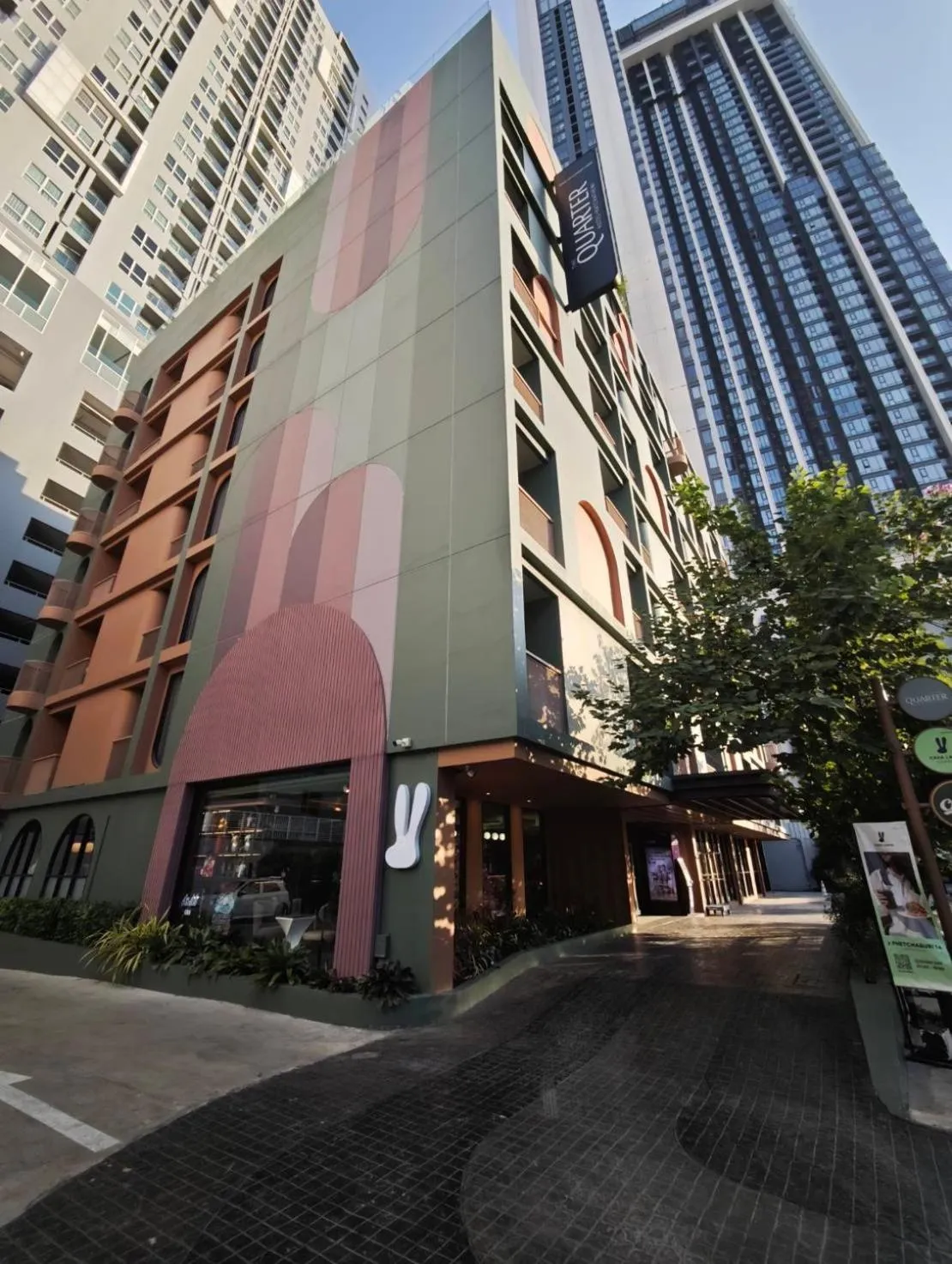 Balcony/Terrace in The Quarter Ratchathewi by UHG