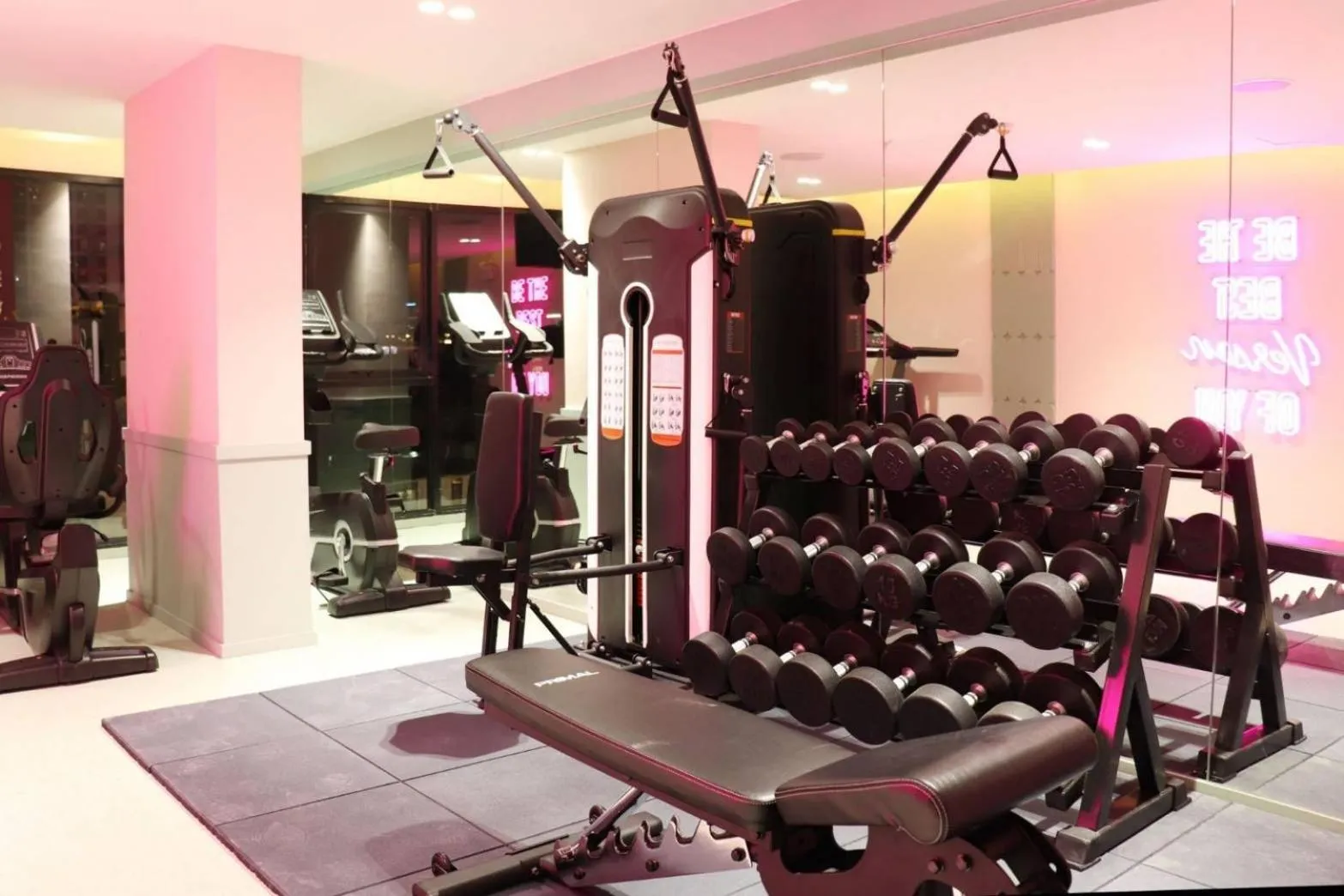 Fitness centre/facilities in The Quarter Ratchathewi by UHG