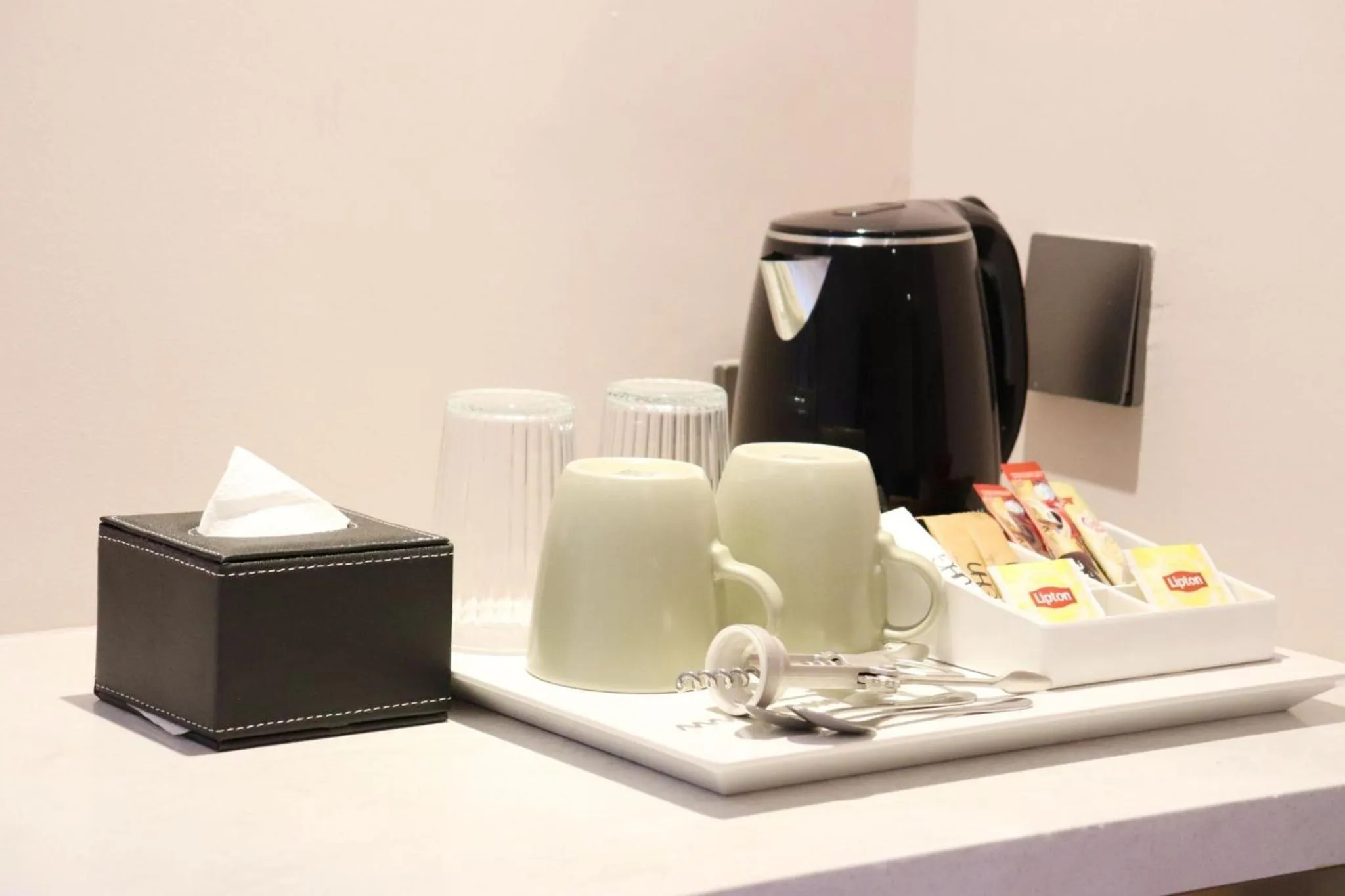 Coffee/tea facilities in The Quarter Ratchathewi by UHG