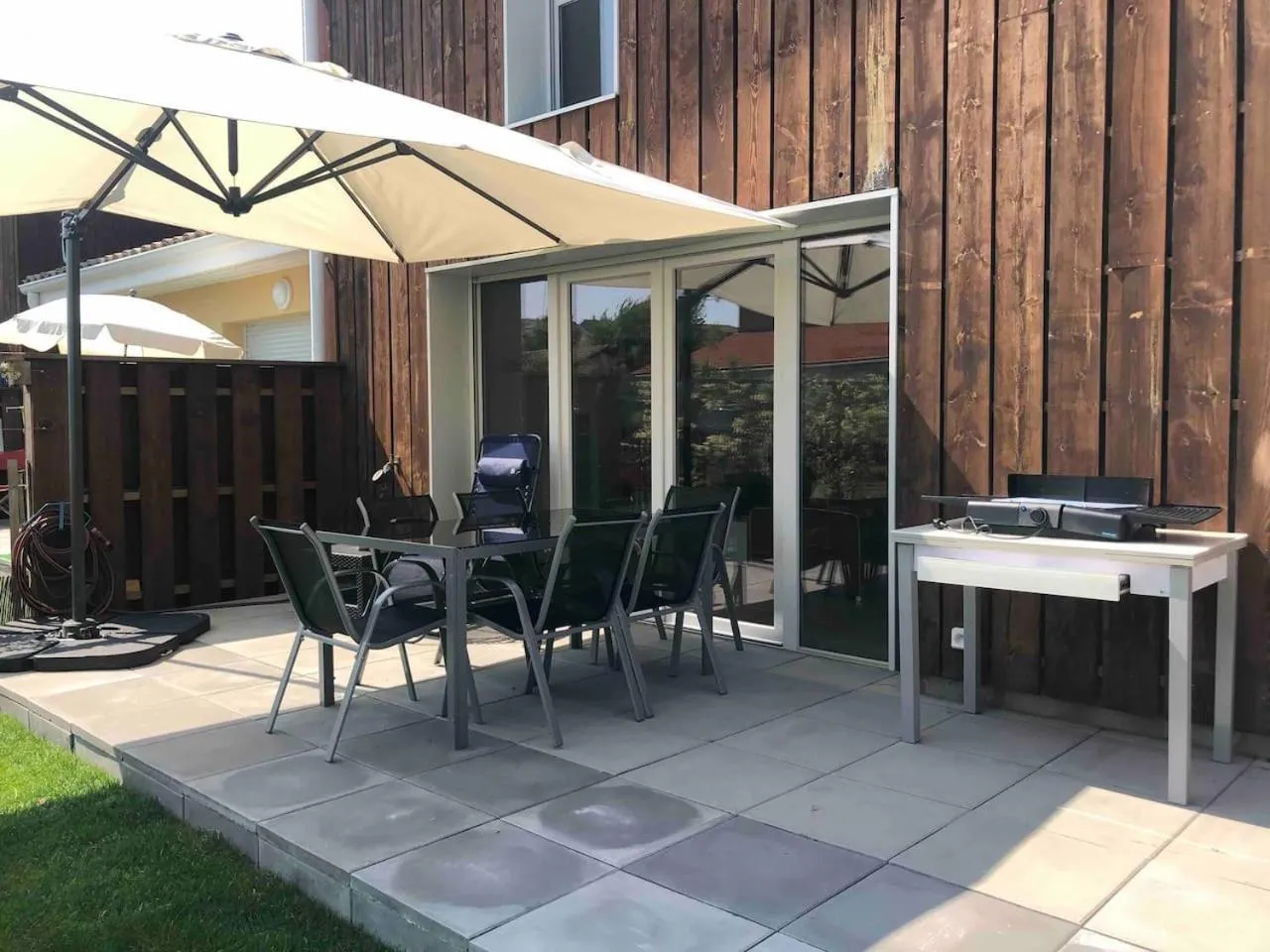 Balcony/Terrace in L' Hippocampe du bassin - 3 étoiles