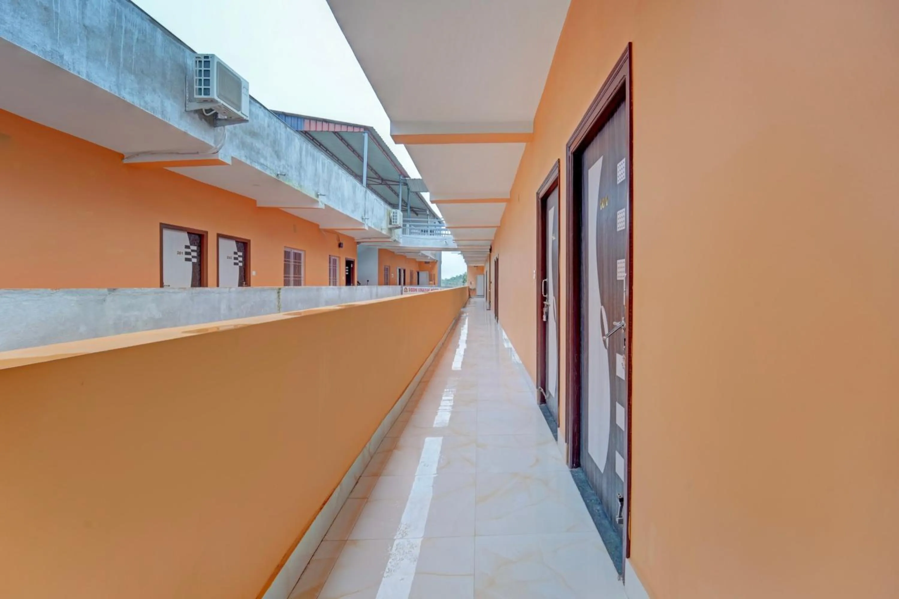 Lobby or reception in Super Hotel O Siddhi Vinayak Hotel & Banquets