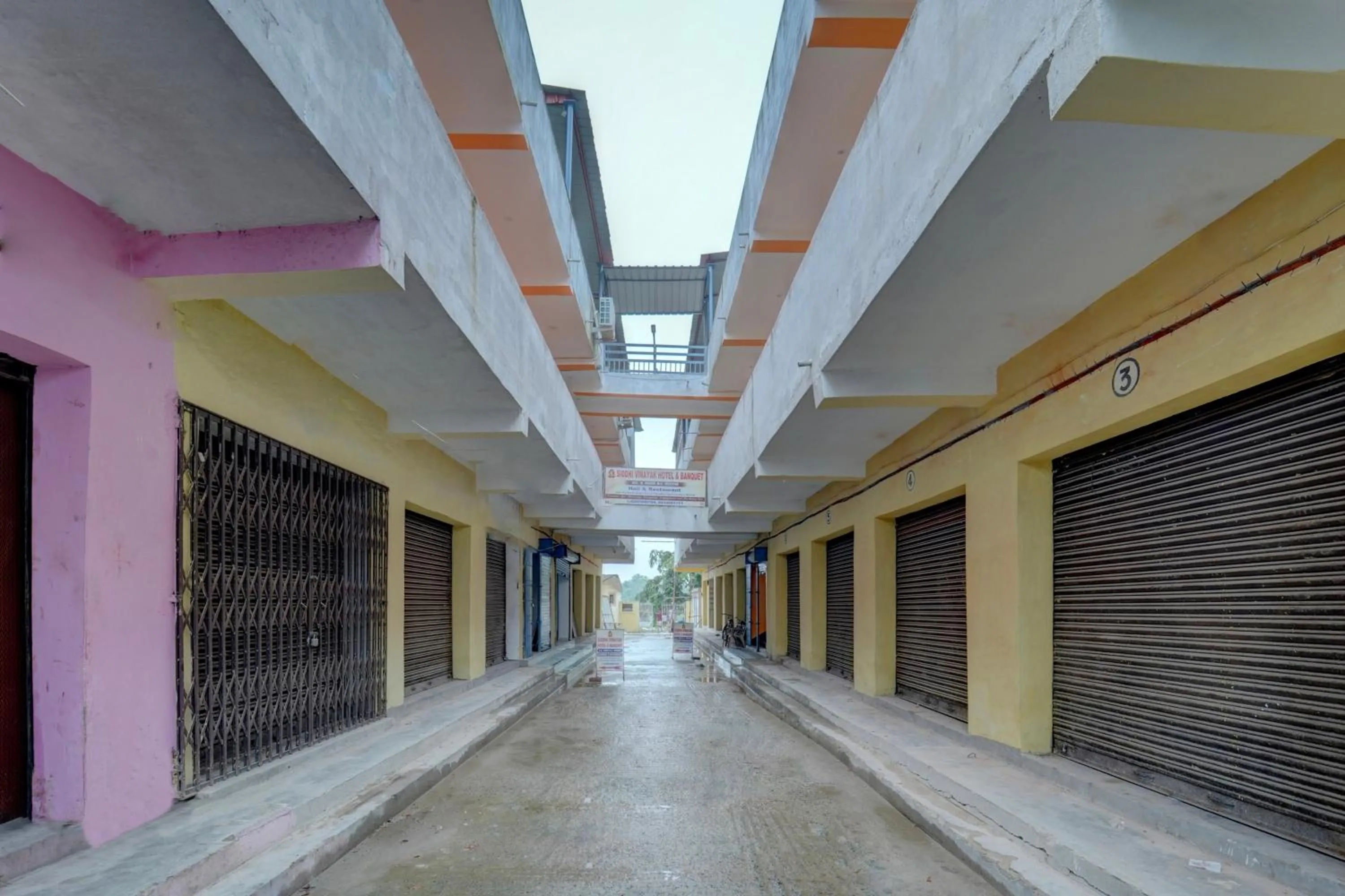 Facade/entrance in Super Hotel O Siddhi Vinayak Hotel & Banquets