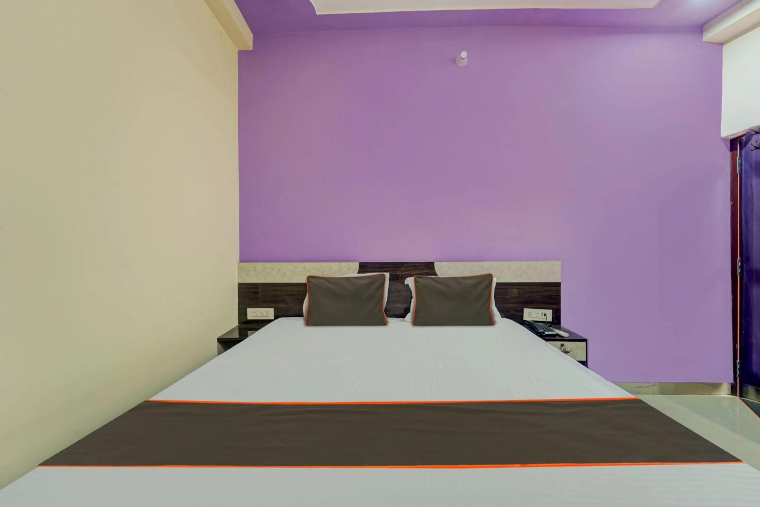 Bedroom, Bed in Super Hotel O Siddhi Vinayak Hotel & Banquets