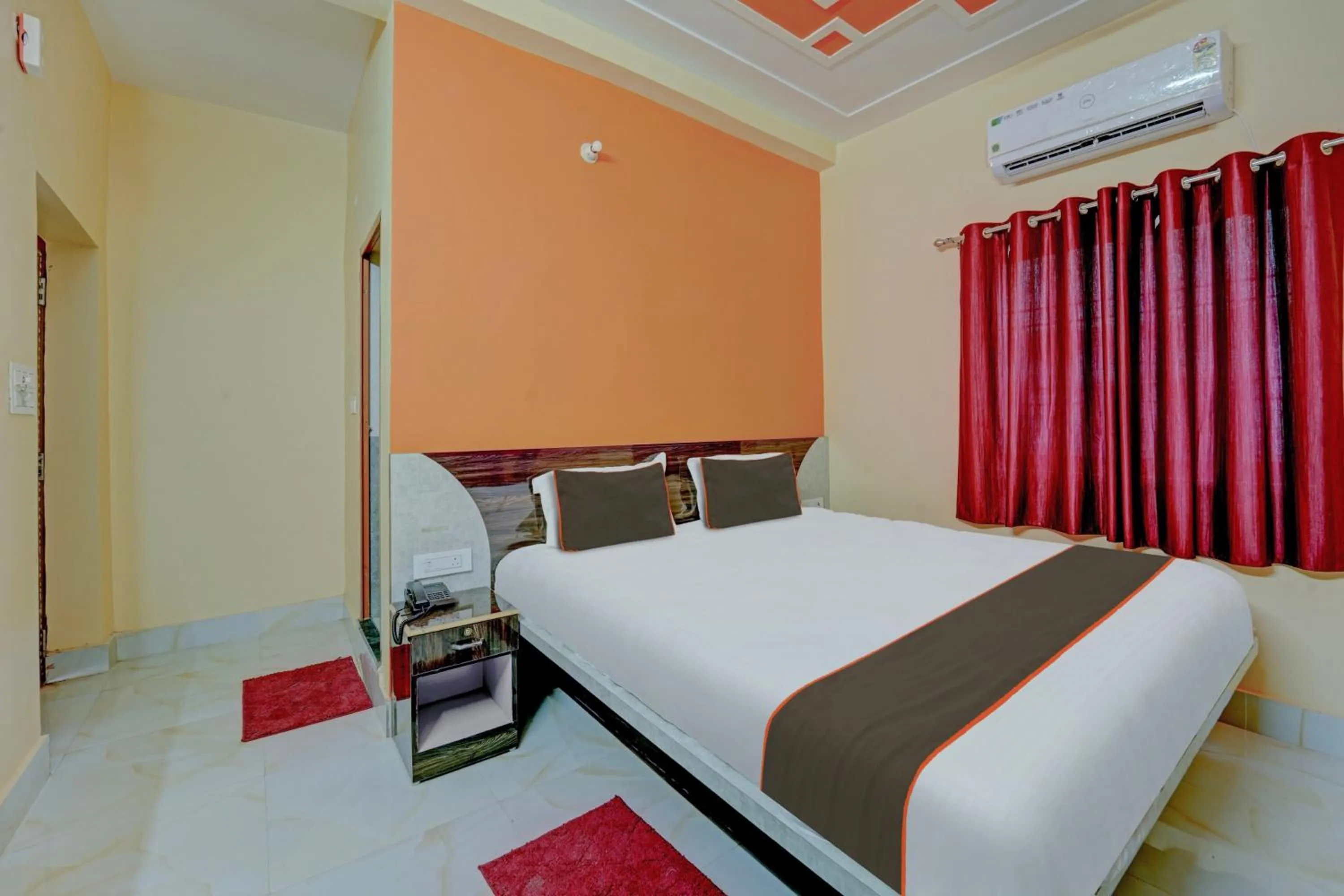 Bedroom, Bed in Super Hotel O Siddhi Vinayak Hotel & Banquets