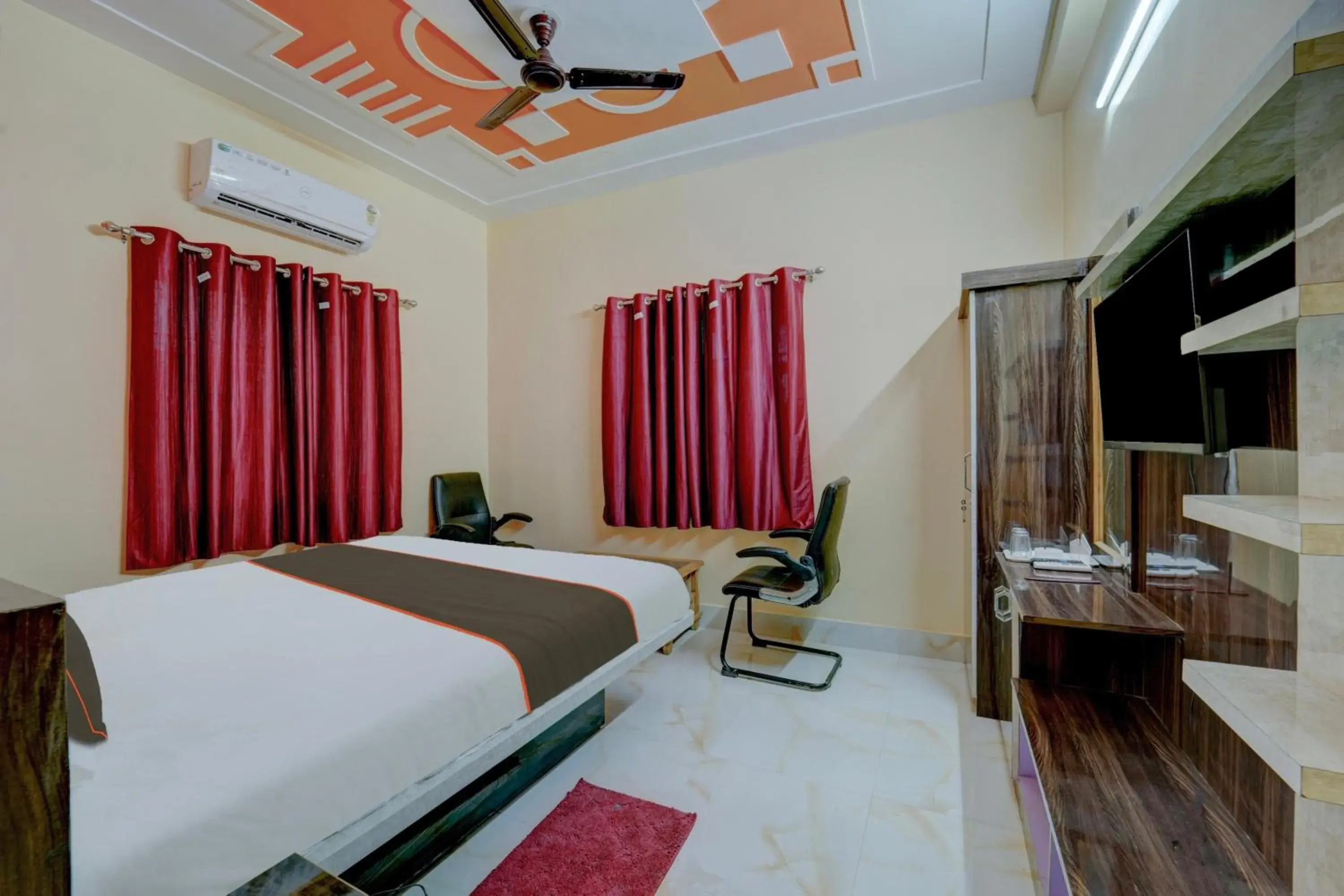 Bedroom, Bed in Hotel O Siddhi Vinayak Hotel & Banquets Bedroom, Bed in Hotel O Siddhi Vinayak Hotel & Banquets