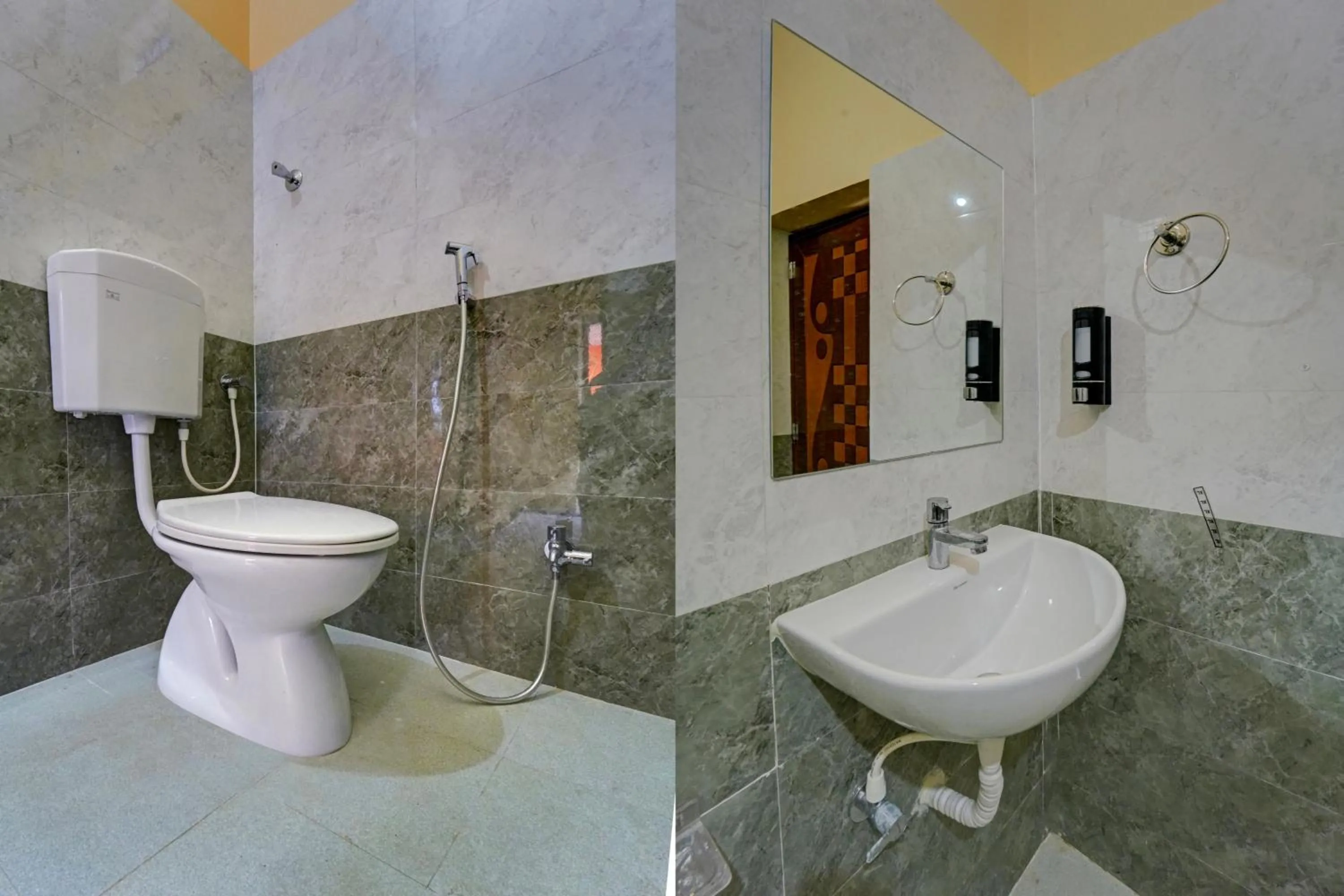 Bathroom in Super Hotel O Siddhi Vinayak Hotel & Banquets