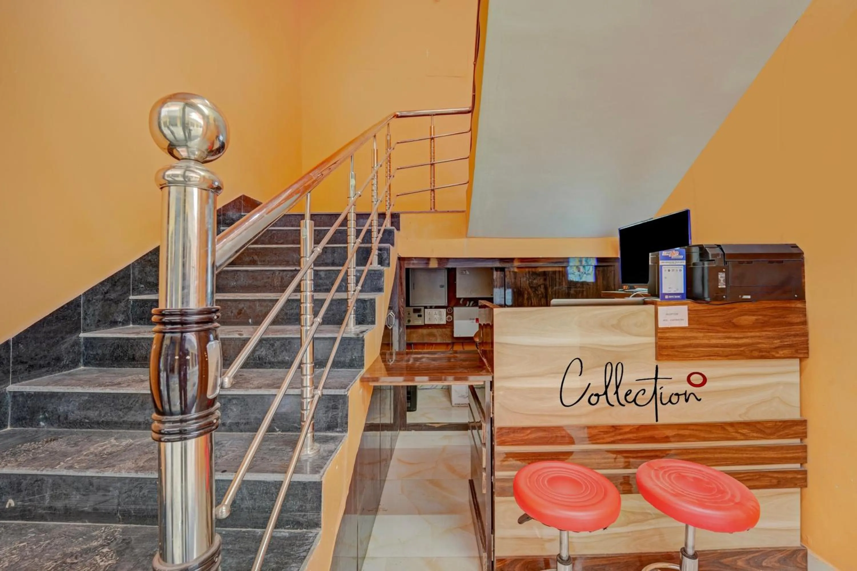 Lobby or reception in Super Hotel O Siddhi Vinayak Hotel & Banquets