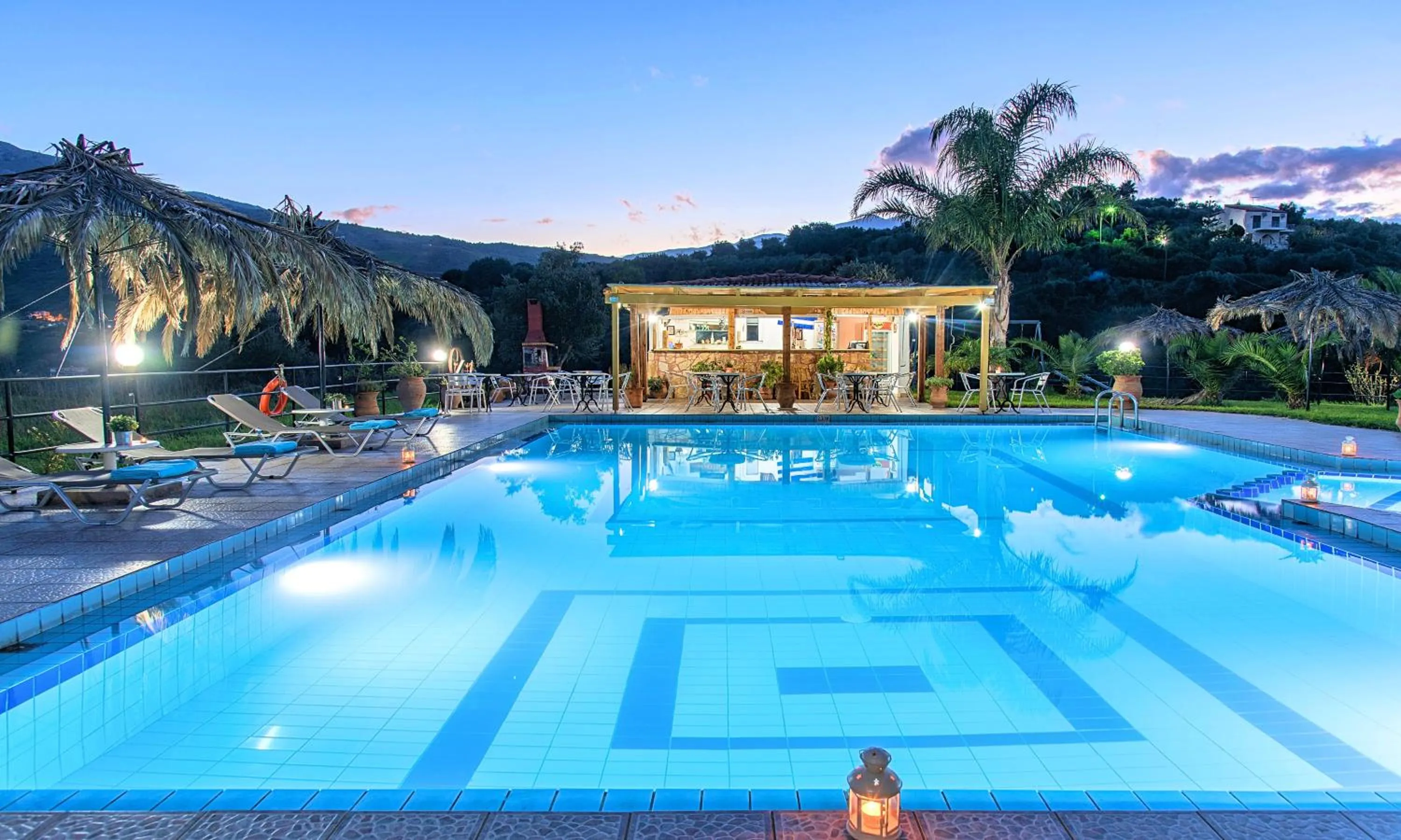 Swimming pool in Welcome Apts