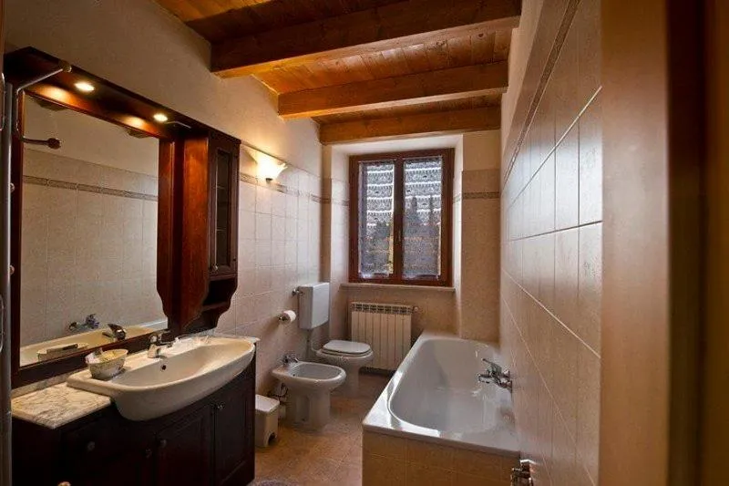 Bathroom in Agriturismo Della Pieve