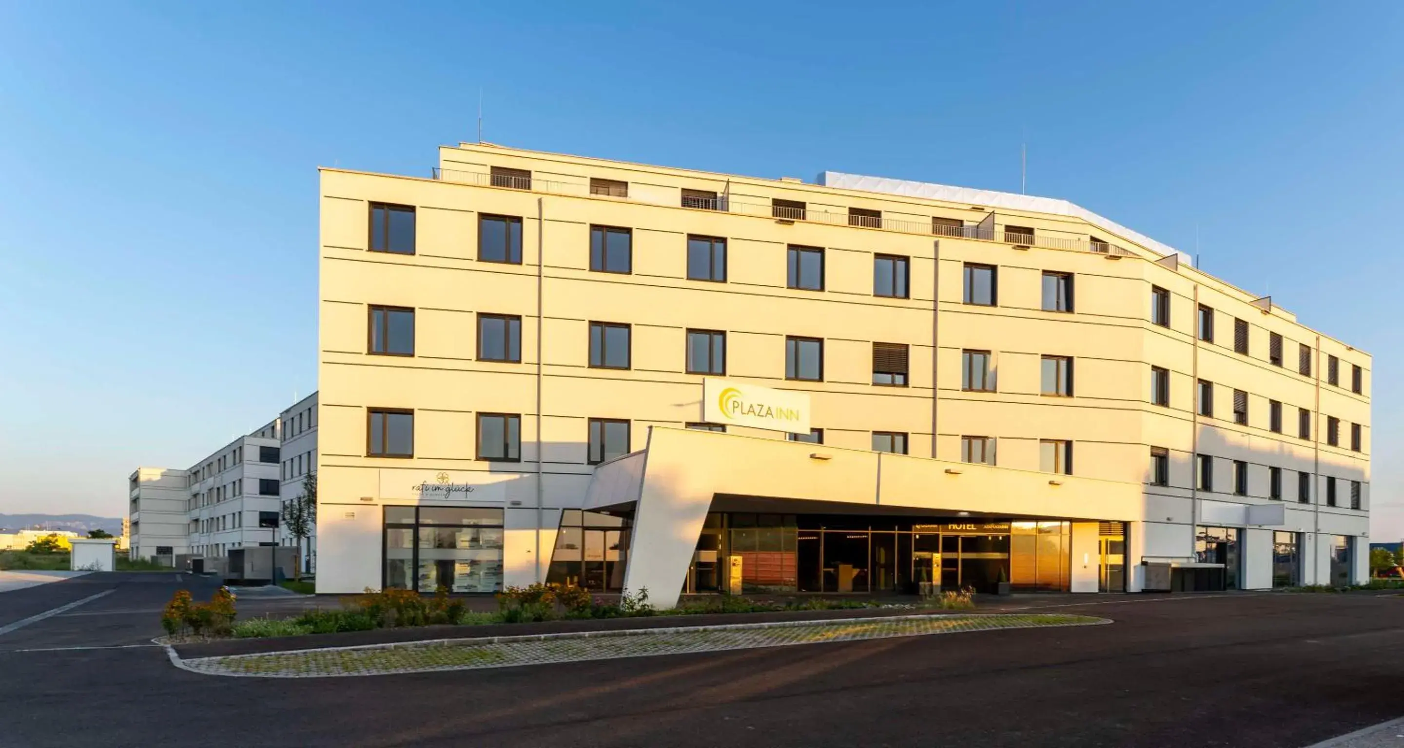 Property building in PLAZA INN Wiener Neustadt, BW Signature Collection Property building in PLAZA INN Wiener Neustadt, BW Signature Collection