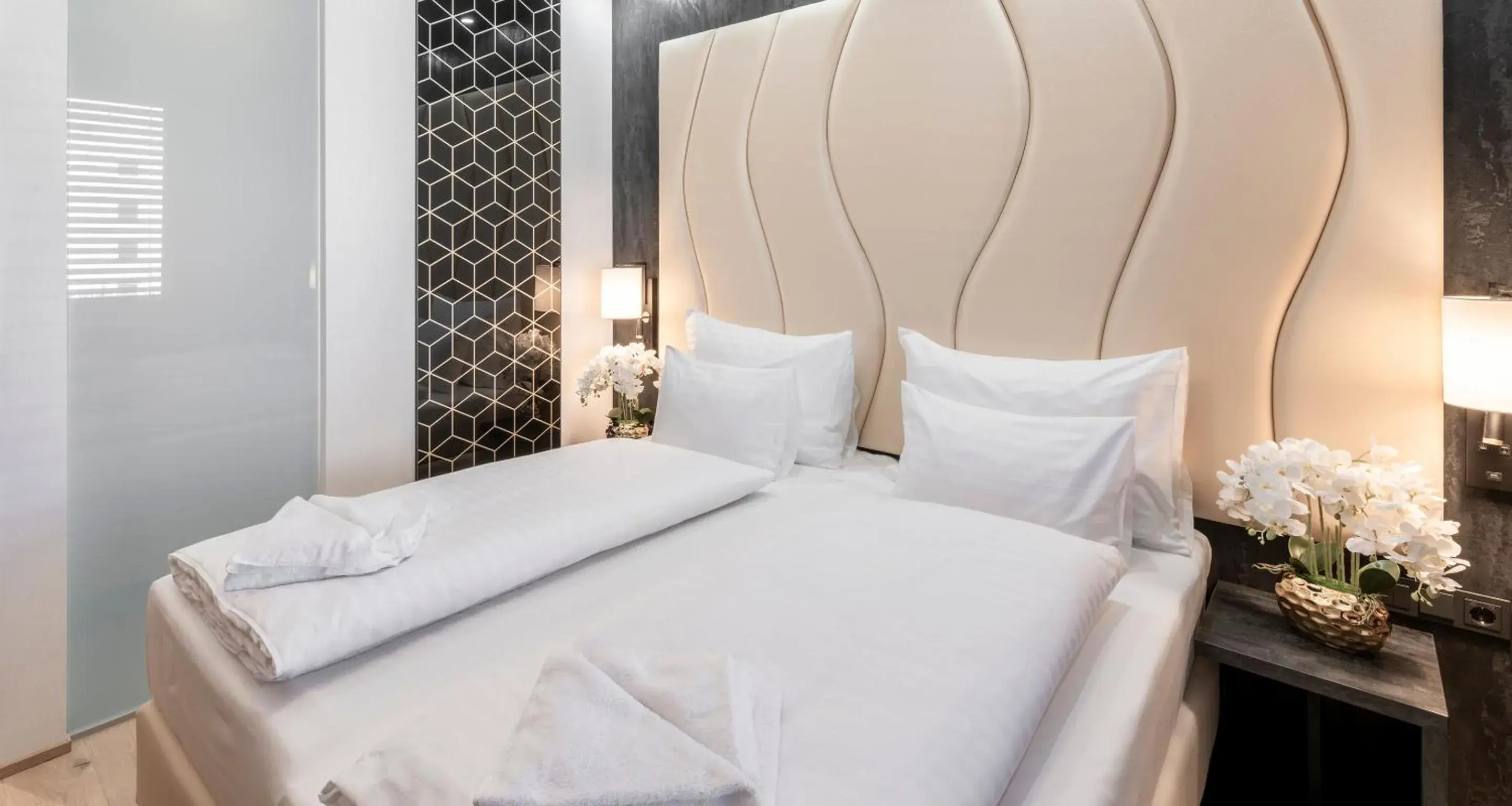 Double Room with Roll-In Shower - Mobility Accessible in PLAZA INN Wiener Neustadt, BW Signature Collection Double Room with Roll-In Shower - Mobility Accessible in PLAZA INN Wiener Neustadt, BW Signature Collection