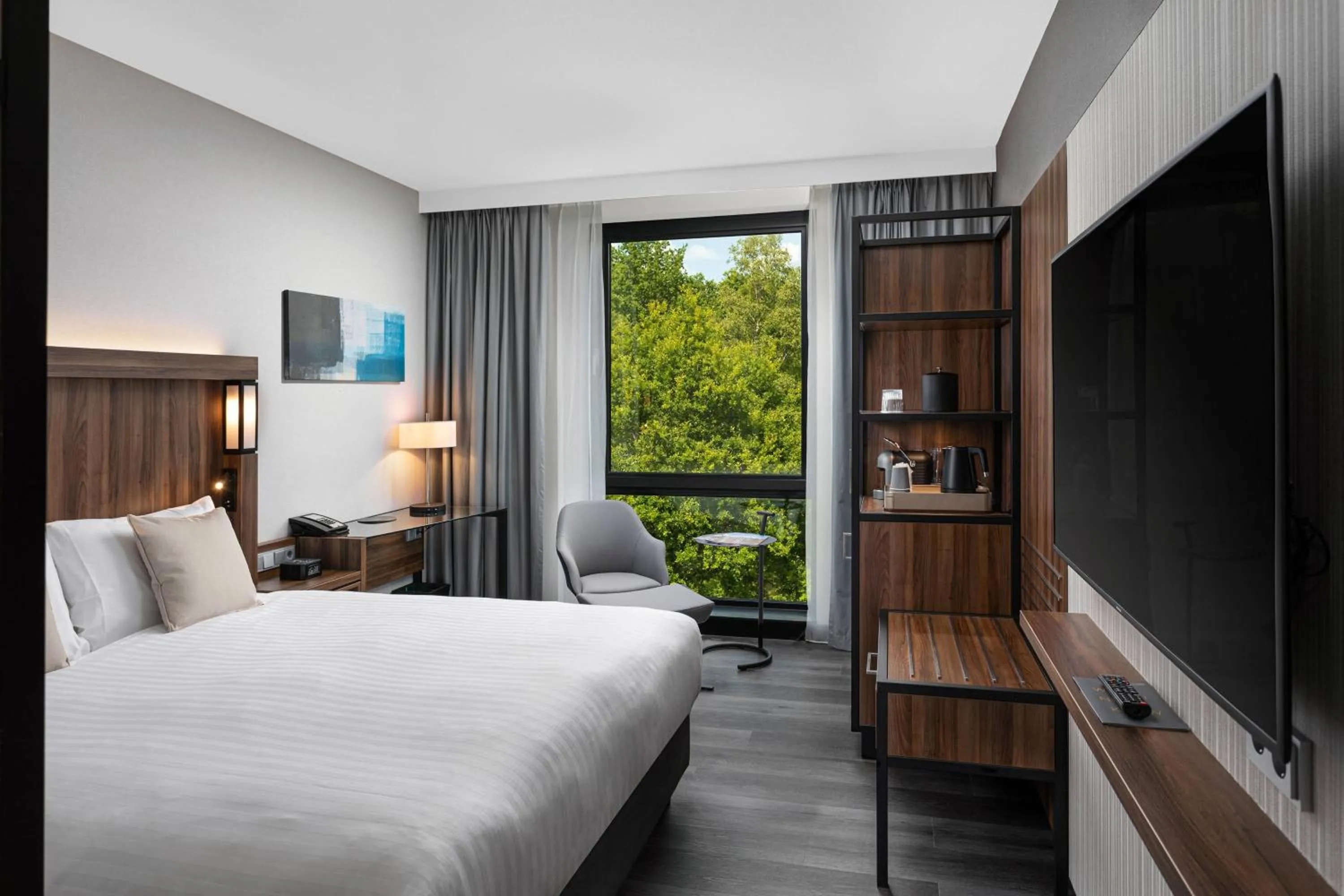 Photo of the whole room, Bed in Courtyard by Marriott Amsterdam Airport