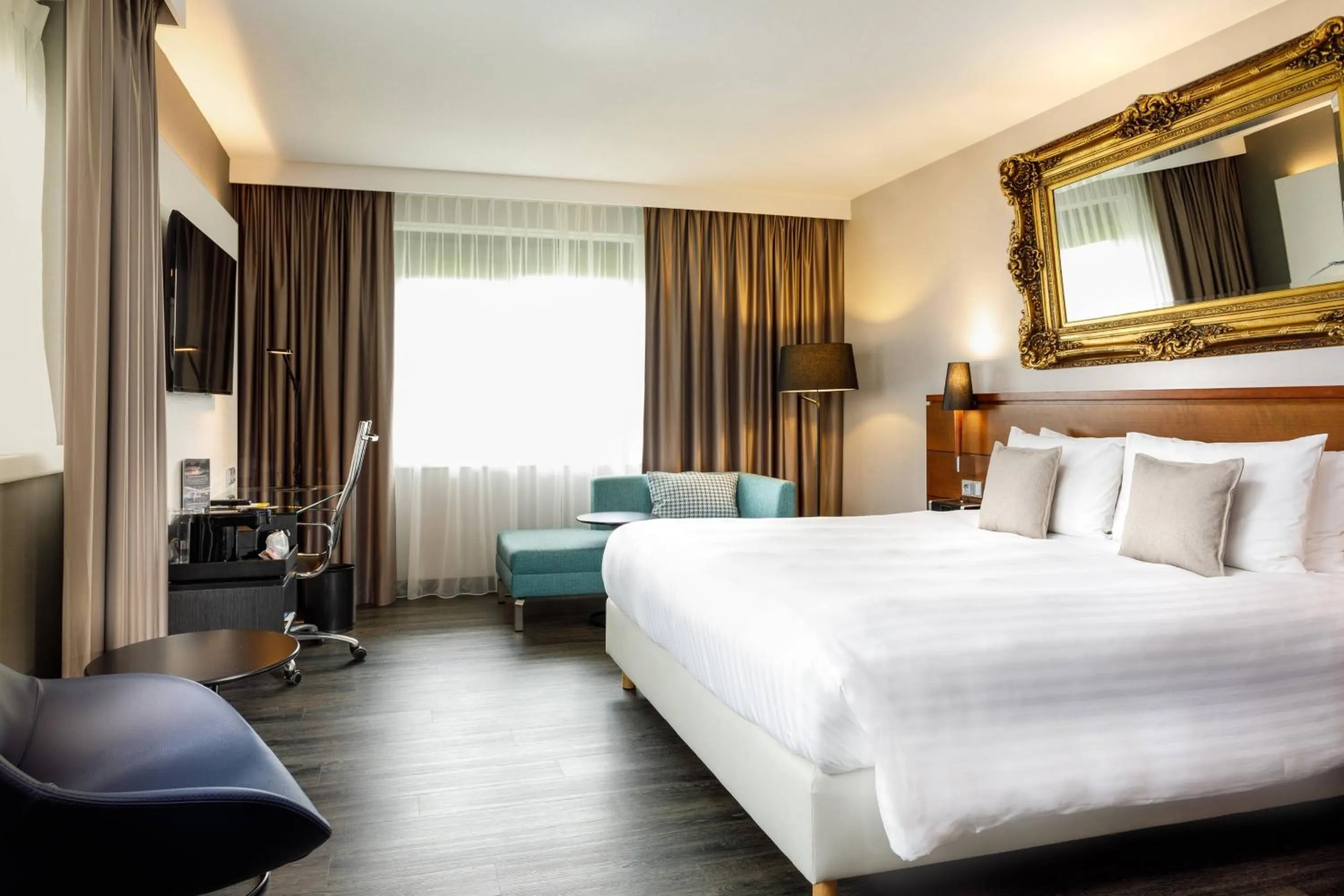 Photo of the whole room, Bed in Courtyard by Marriott Amsterdam Airport