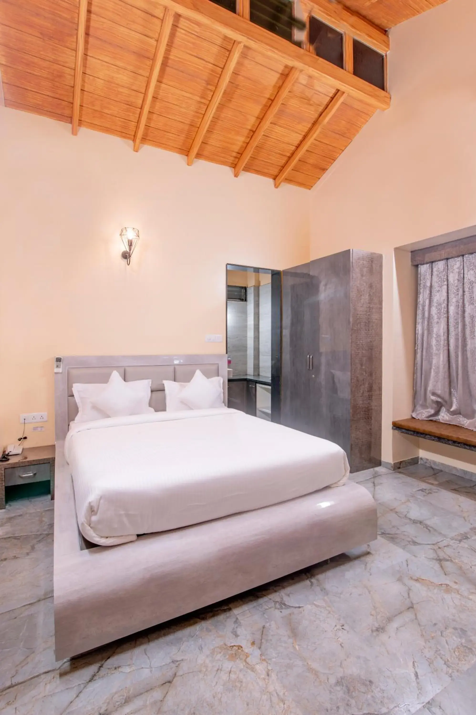 Bed in Freesia Resort by Express Inn Bed in Freesia Resort by Express Inn