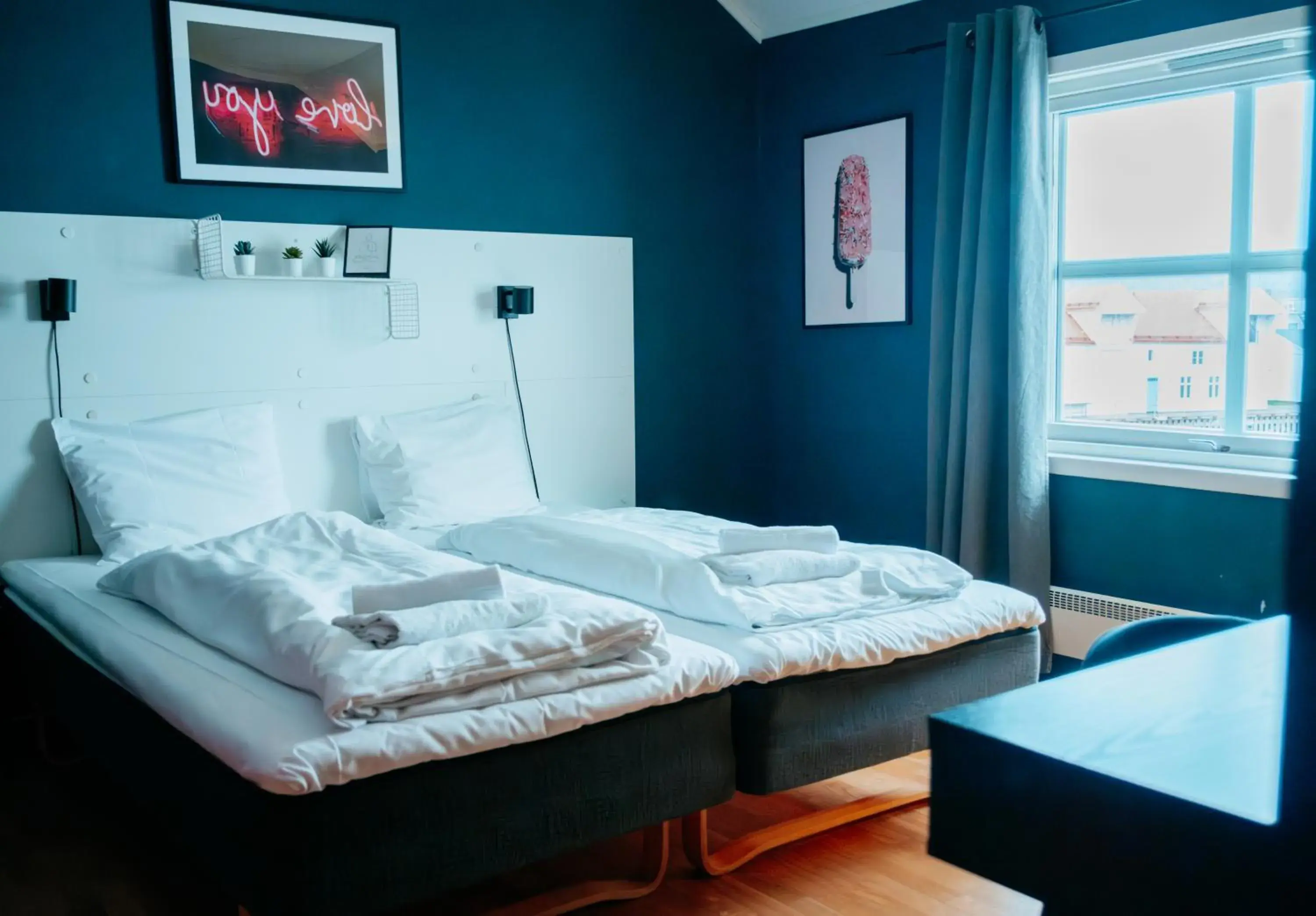 Double Room with Shared Bathroom - single occupancy in Lødingen Brygge Double Room with Shared Bathroom - single occupancy in Lødingen Brygge