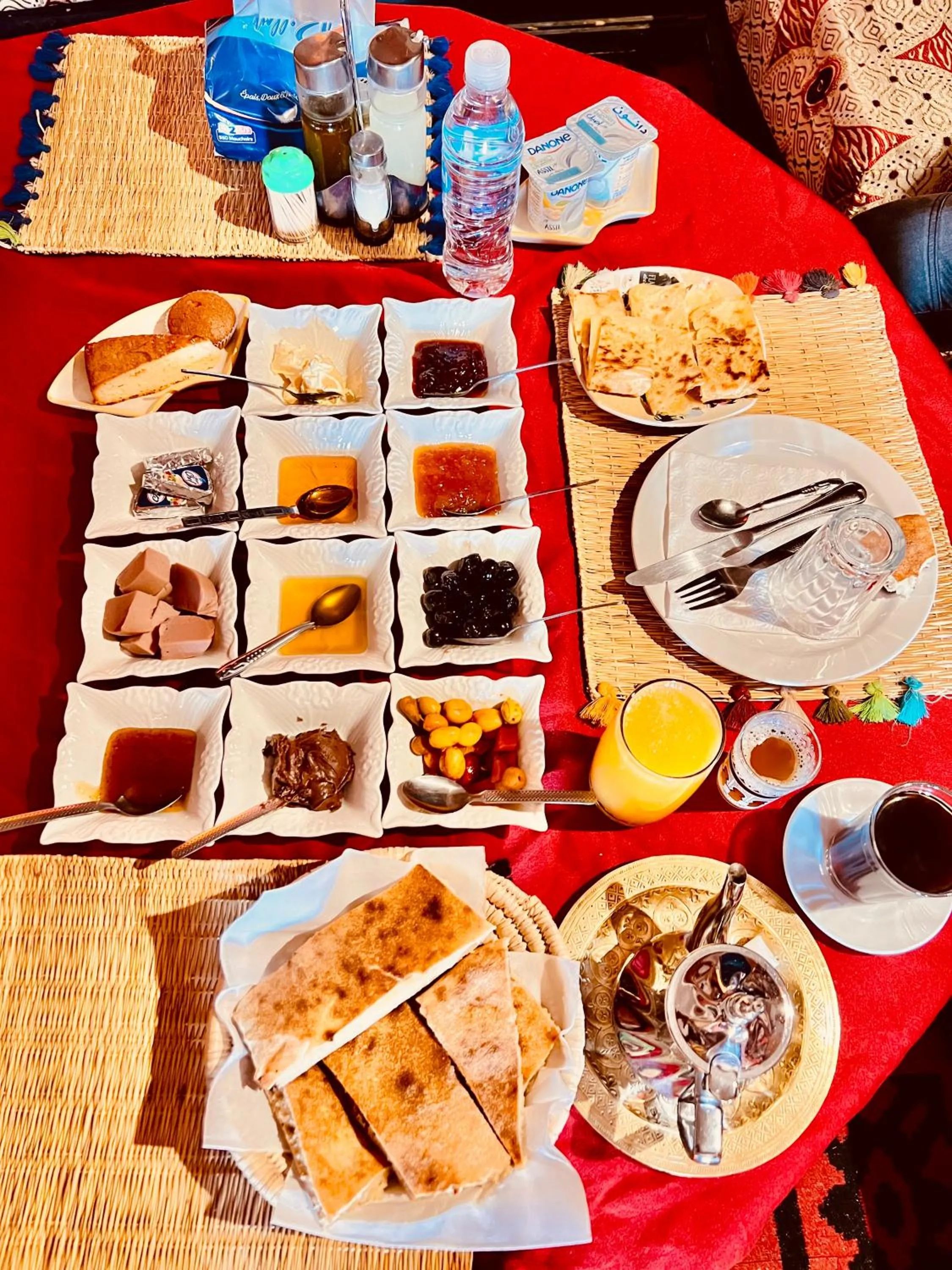 Breakfast in Hotel Camping Les Roses Des Dunes & Piscine