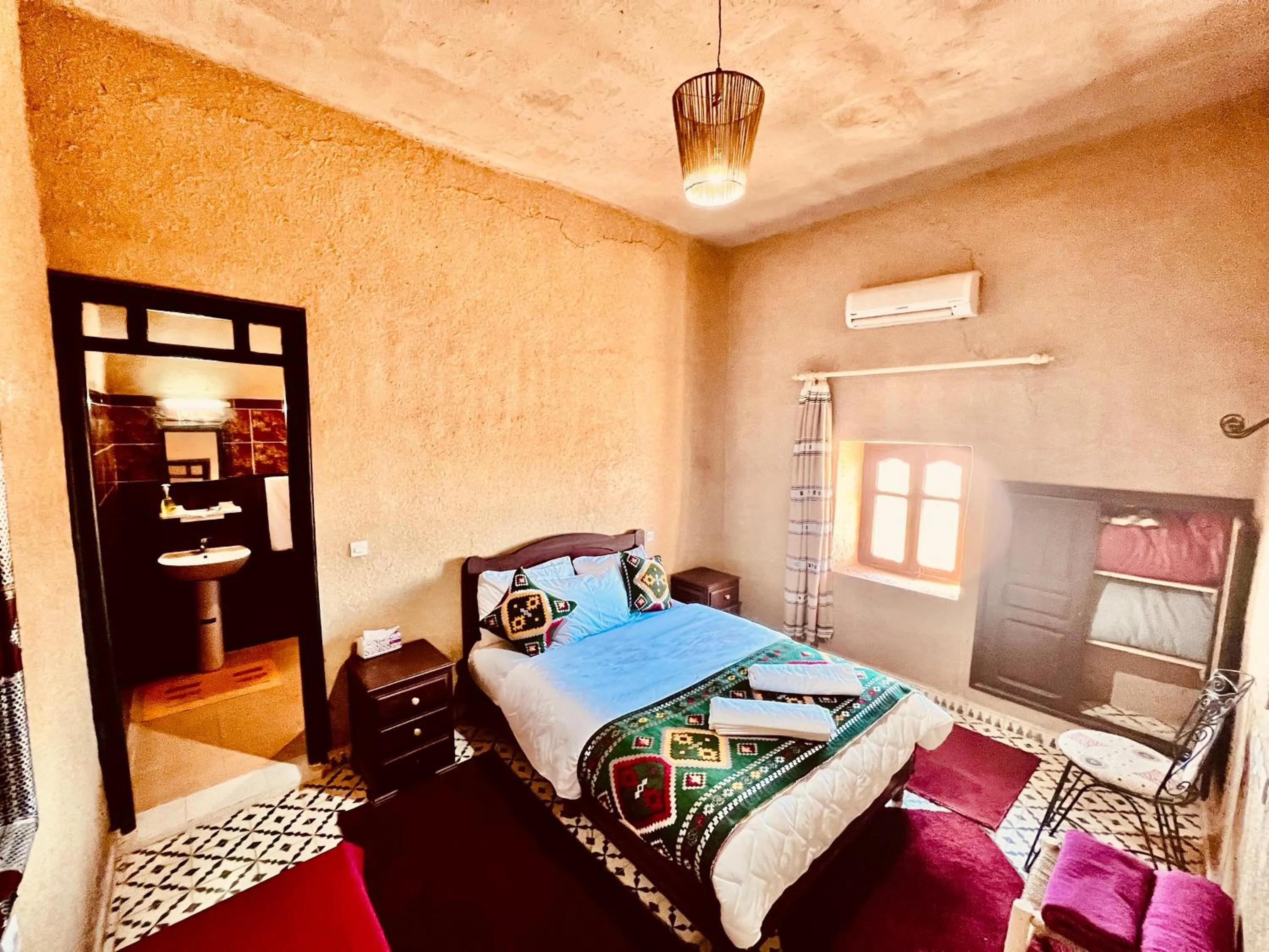 Living room, Bed in Hotel Camping Les Roses Des Dunes & Piscine