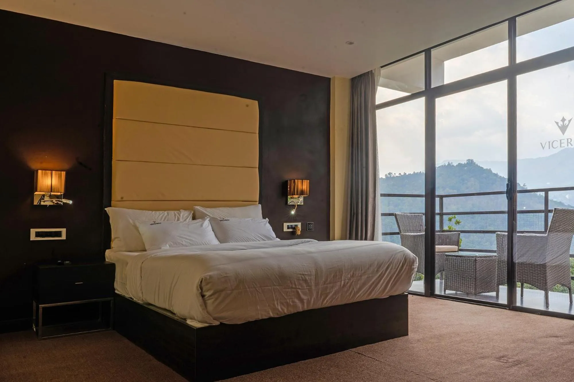 Natural landscape, Bed in Viceroy Luxury Mountain Resort and Spa