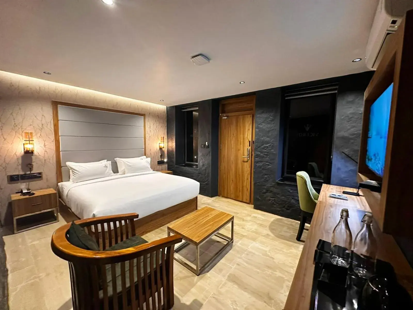 Luxury Mountain View Jacuzzi Stone Cottage in Viceroy Luxury Mountain Resort and Spa Luxury Mountain View Jacuzzi Stone Cottage in Viceroy Luxury Mountain Resort and Spa