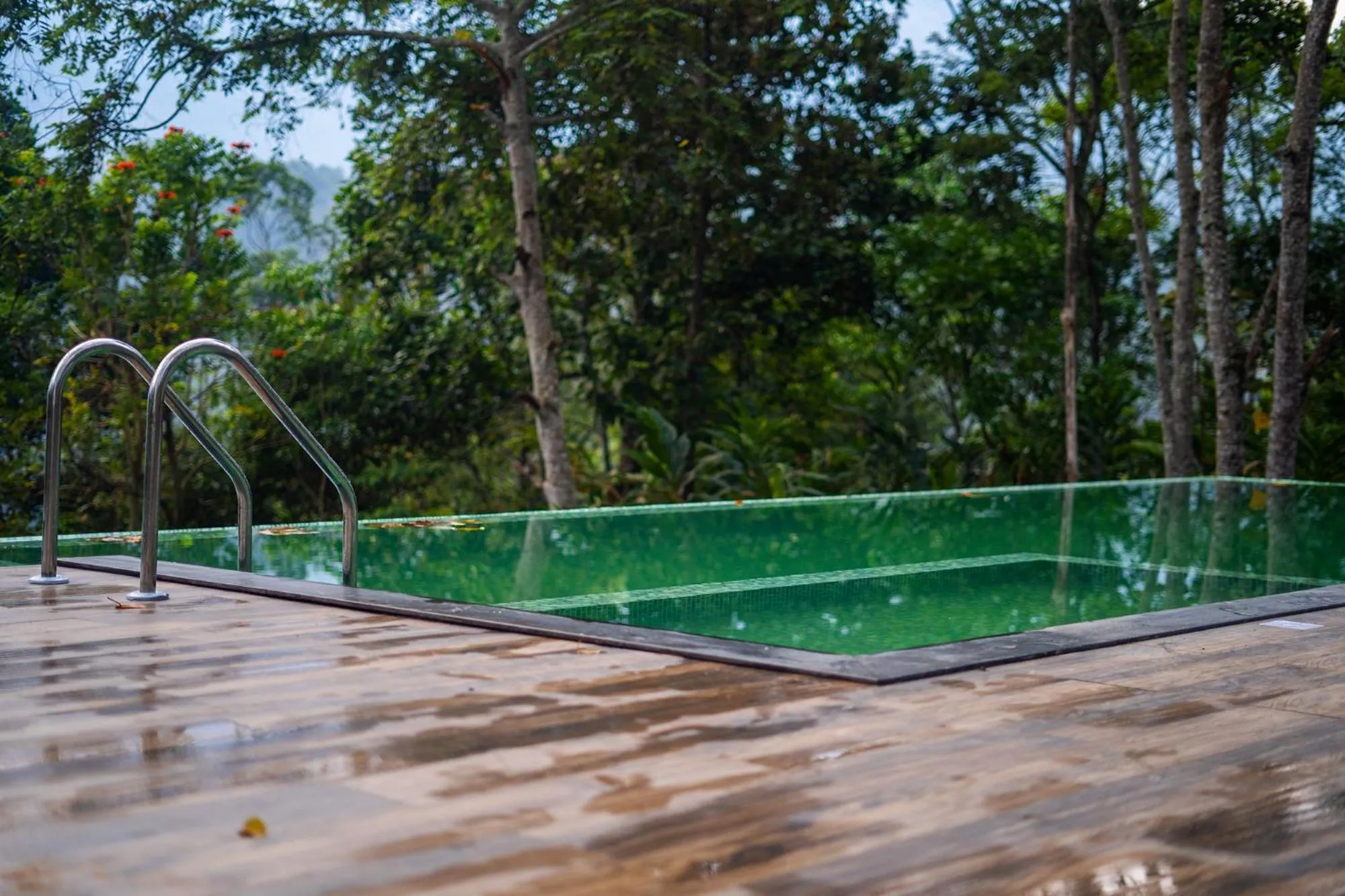 Swimming pool in Viceroy Luxury Mountain Resort and Spa