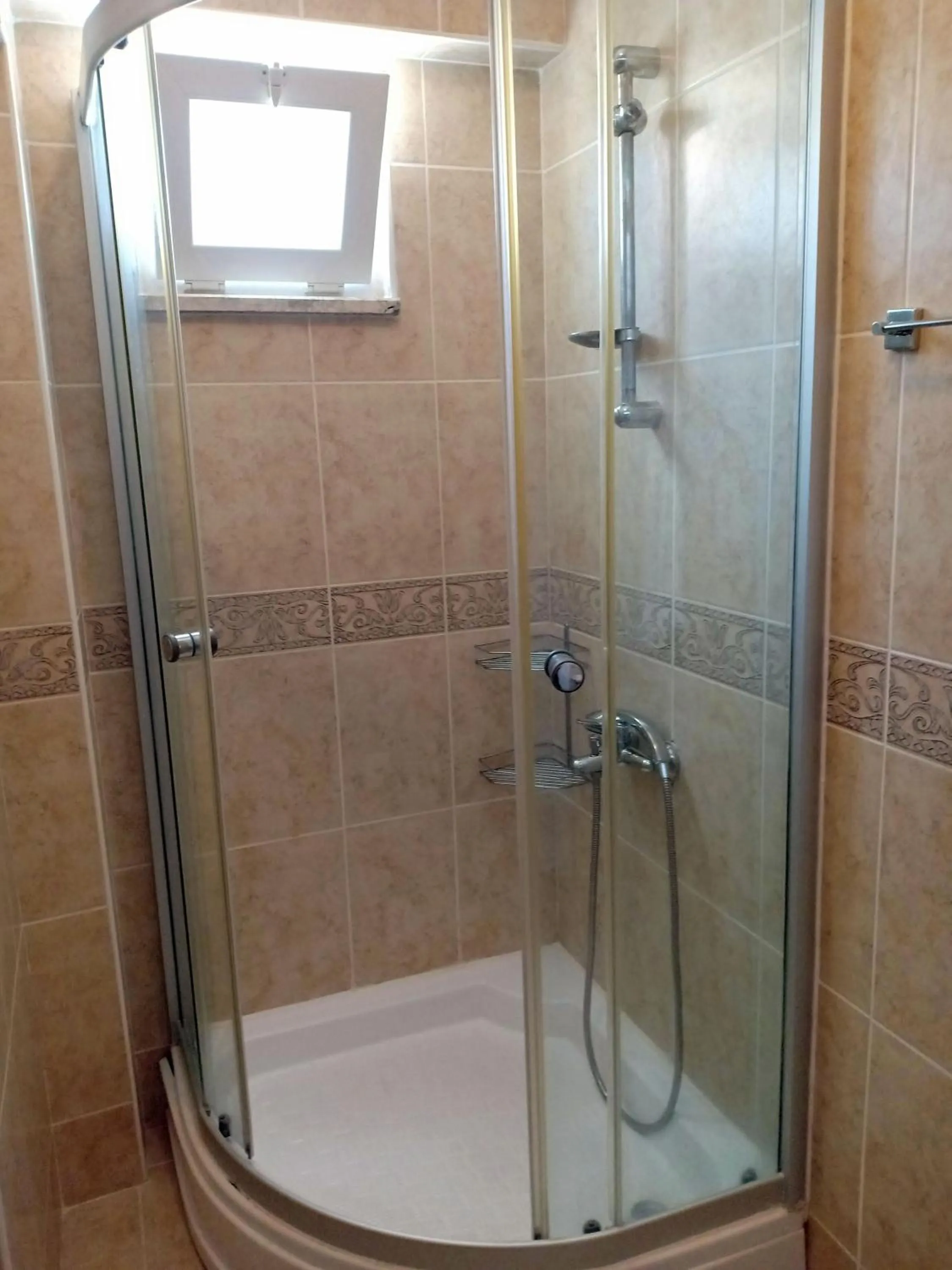 Shower in Sarıgerme Apart