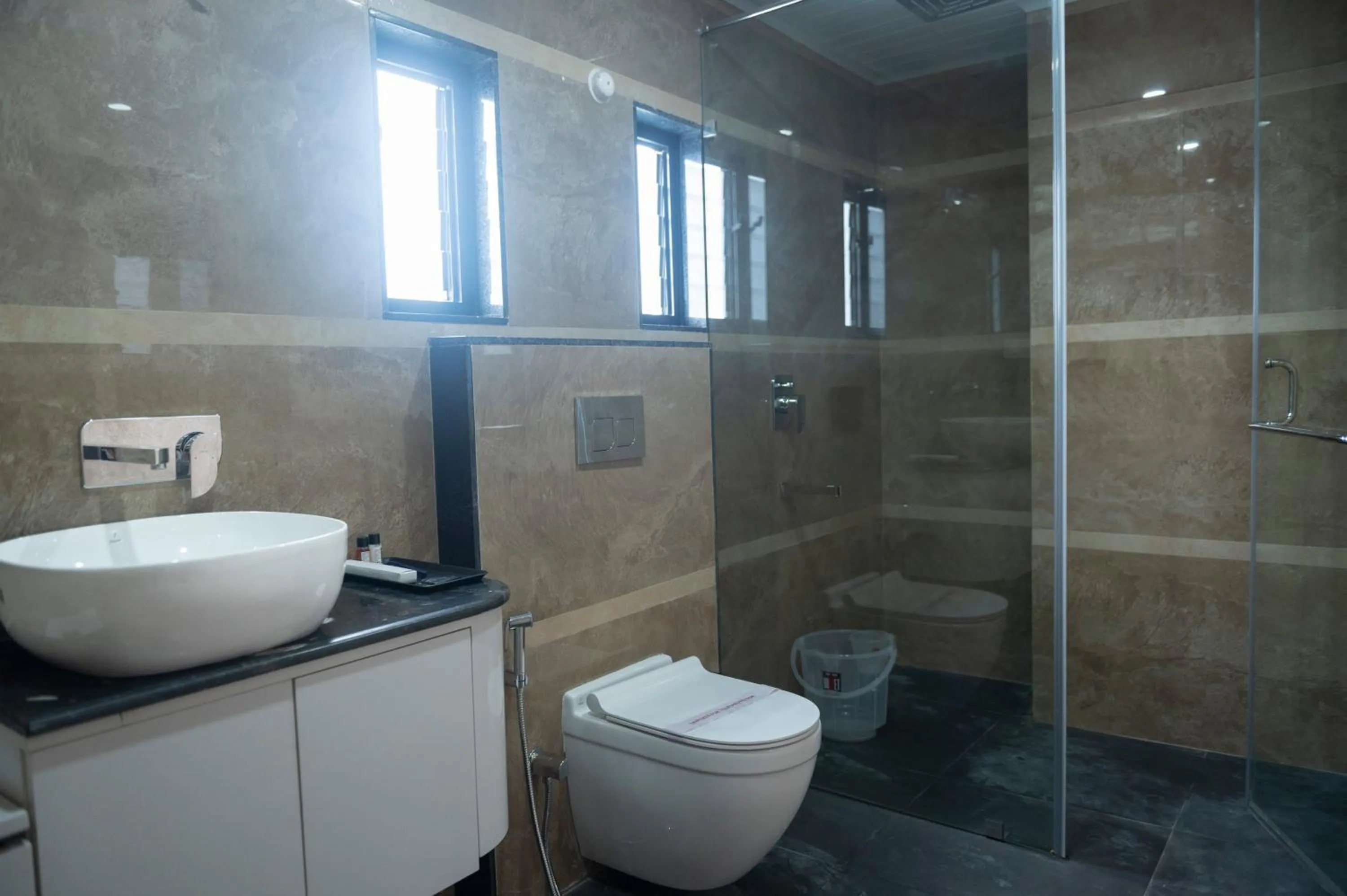 Shower in The Autograph Inn