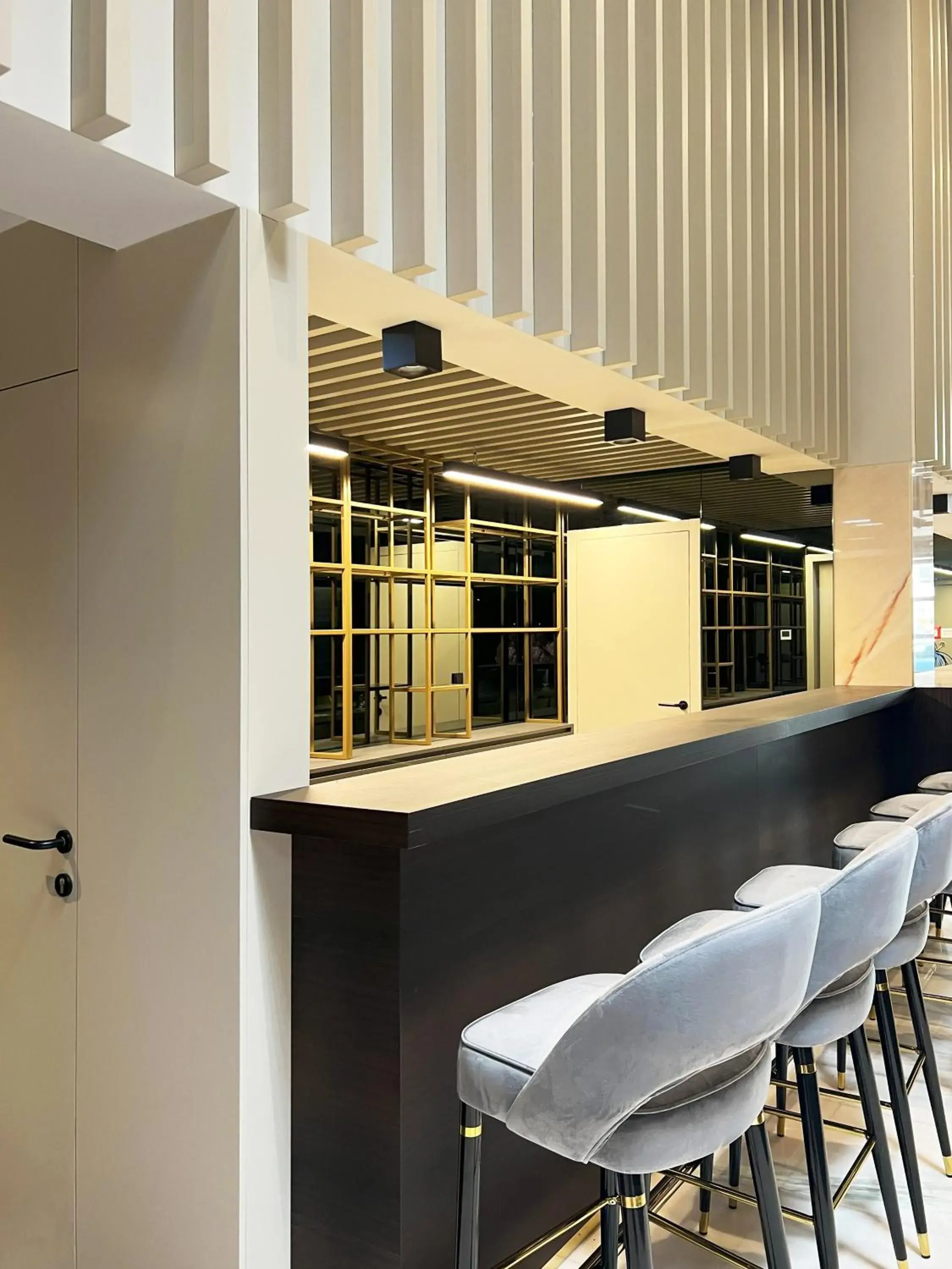 Lounge or bar in Bom Sucesso Hotel by gaiarooms Lounge or bar in Bom Sucesso Hotel by gaiarooms