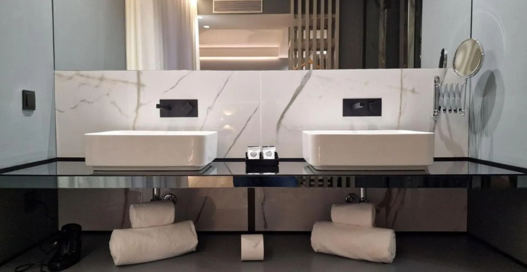 Bathroom in Bom Sucesso Hotel by gaiarooms