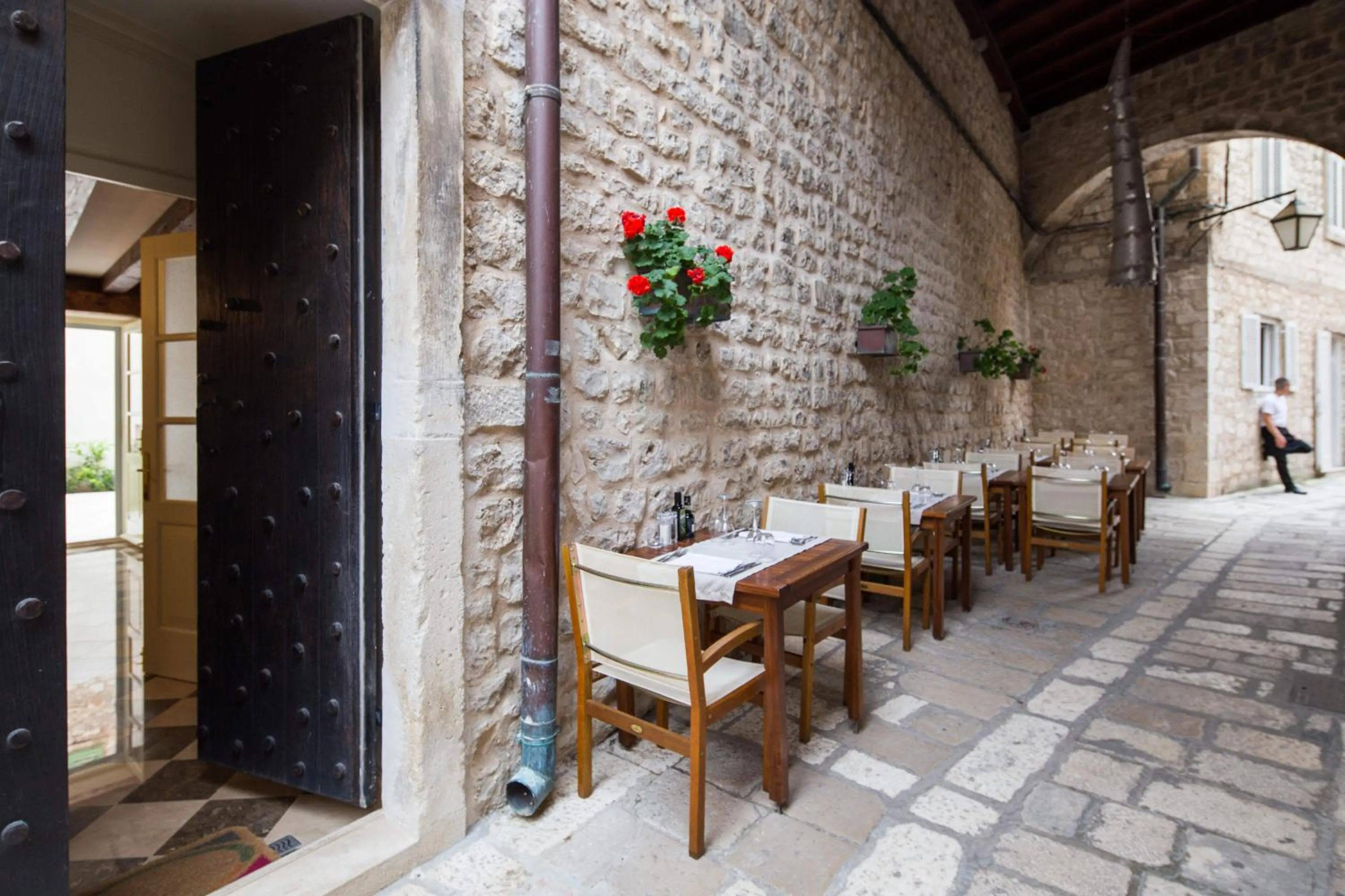 Restaurant/places to eat in Holiday Home City Walls