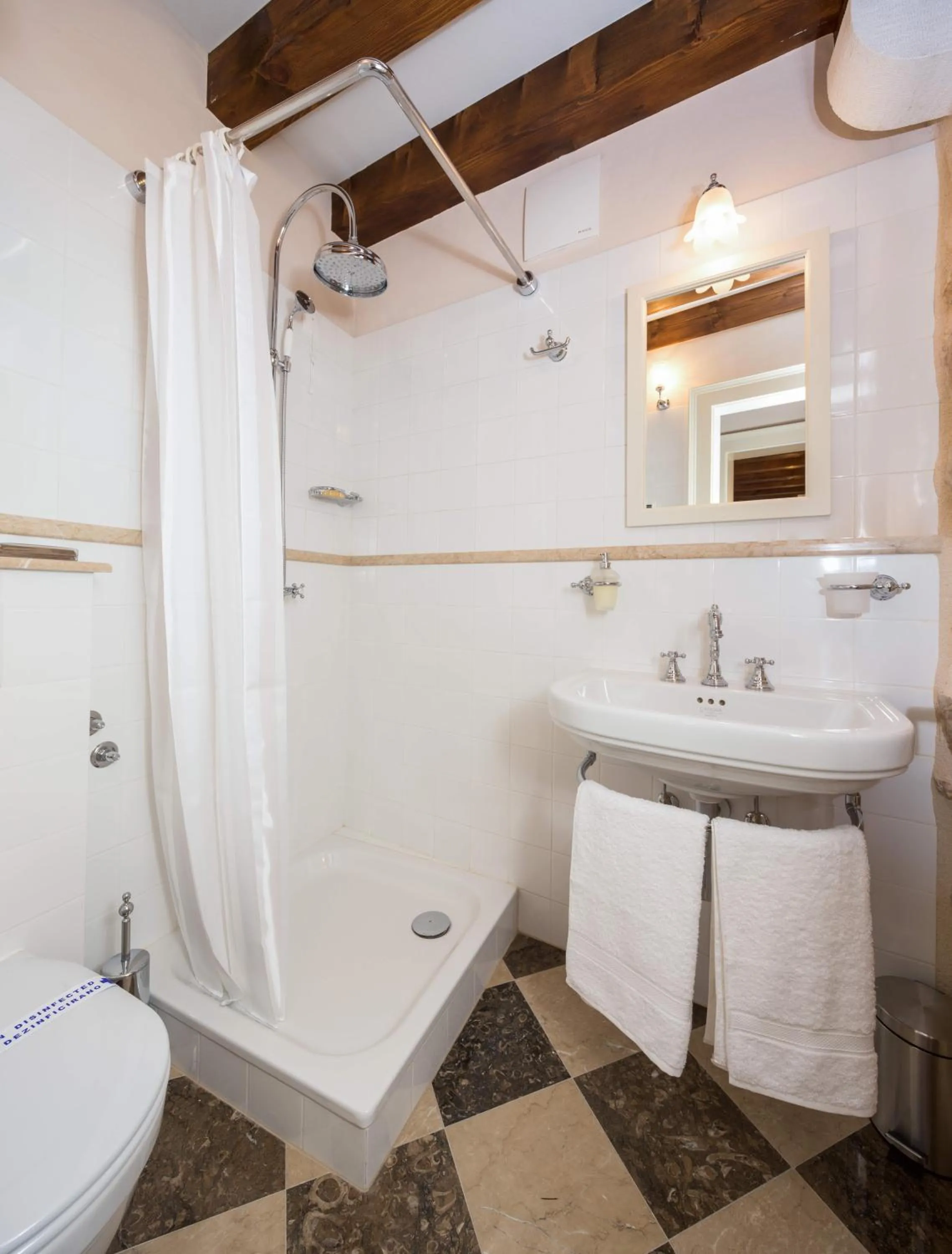 Bathroom in Holiday Home City Walls