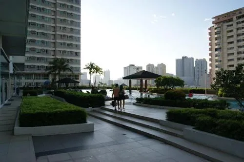 The Beacon Makati by mvmtransient