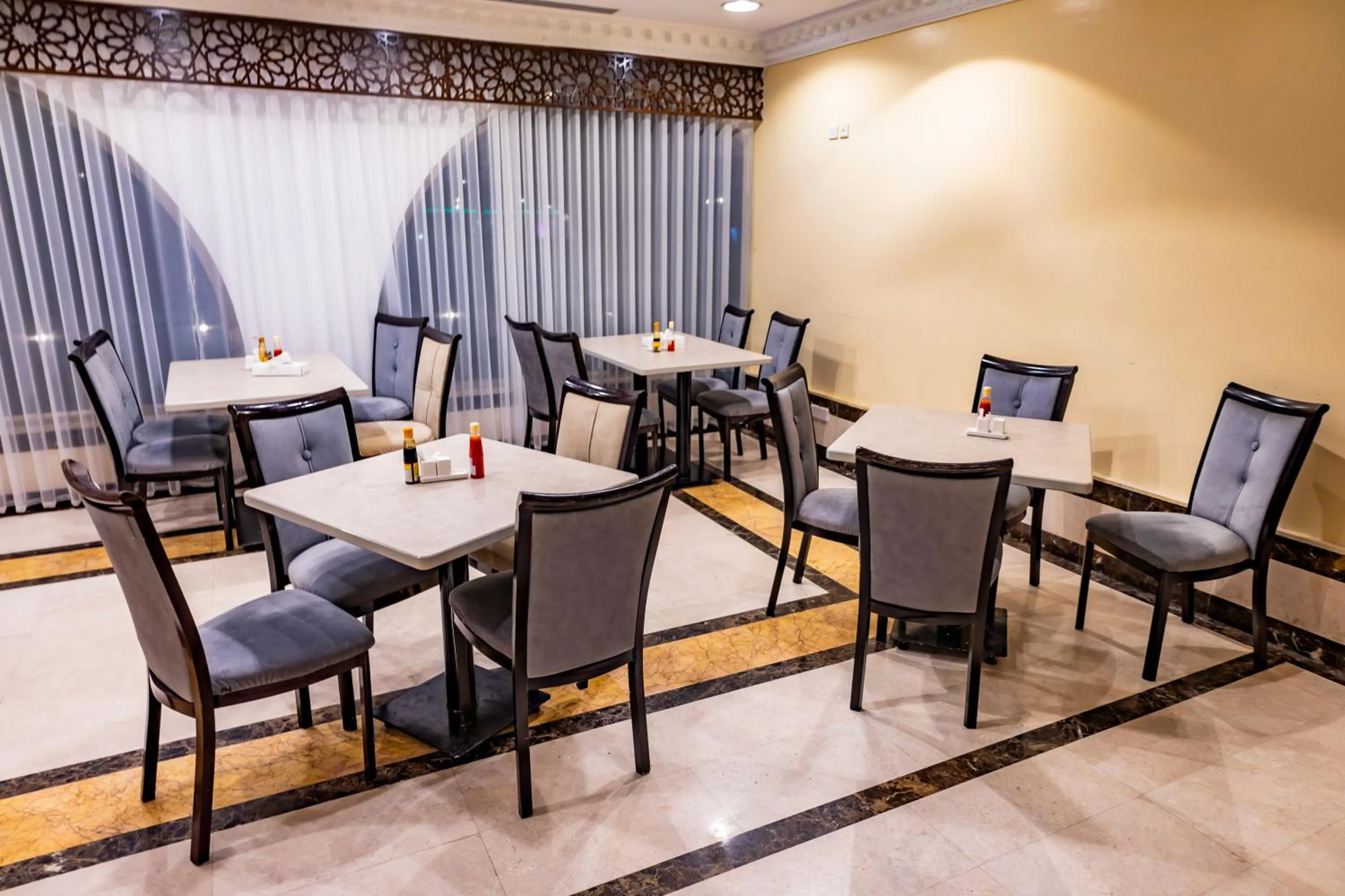 Restaurant/places to eat in شركة المختارة العالمي للخدمات الفندقيه - Al Mukhtara International Hotel