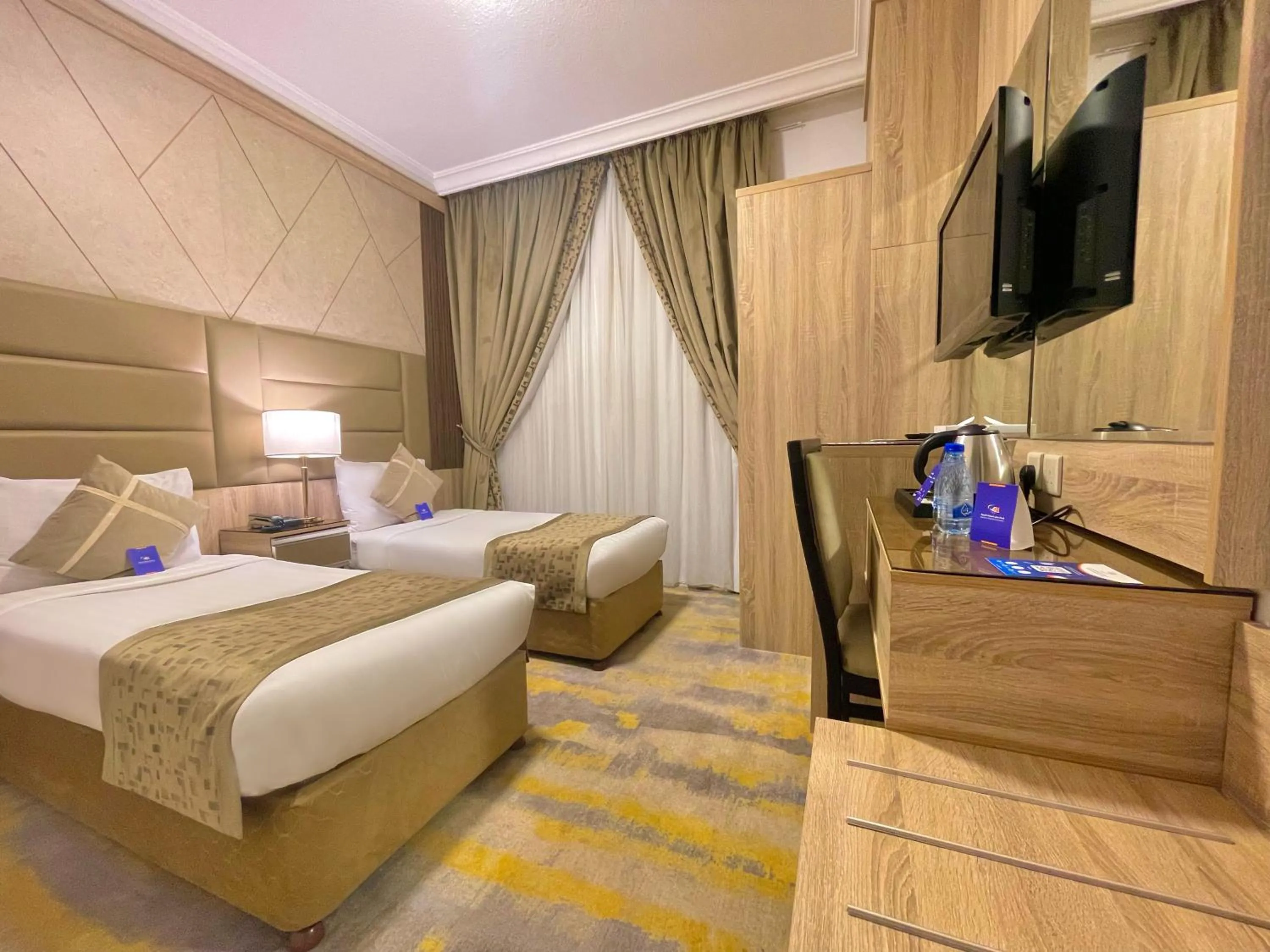 View (from property/room), Bed in شركة المختارة العالمي للخدمات الفندقيه - Al Mukhtara International Hotel