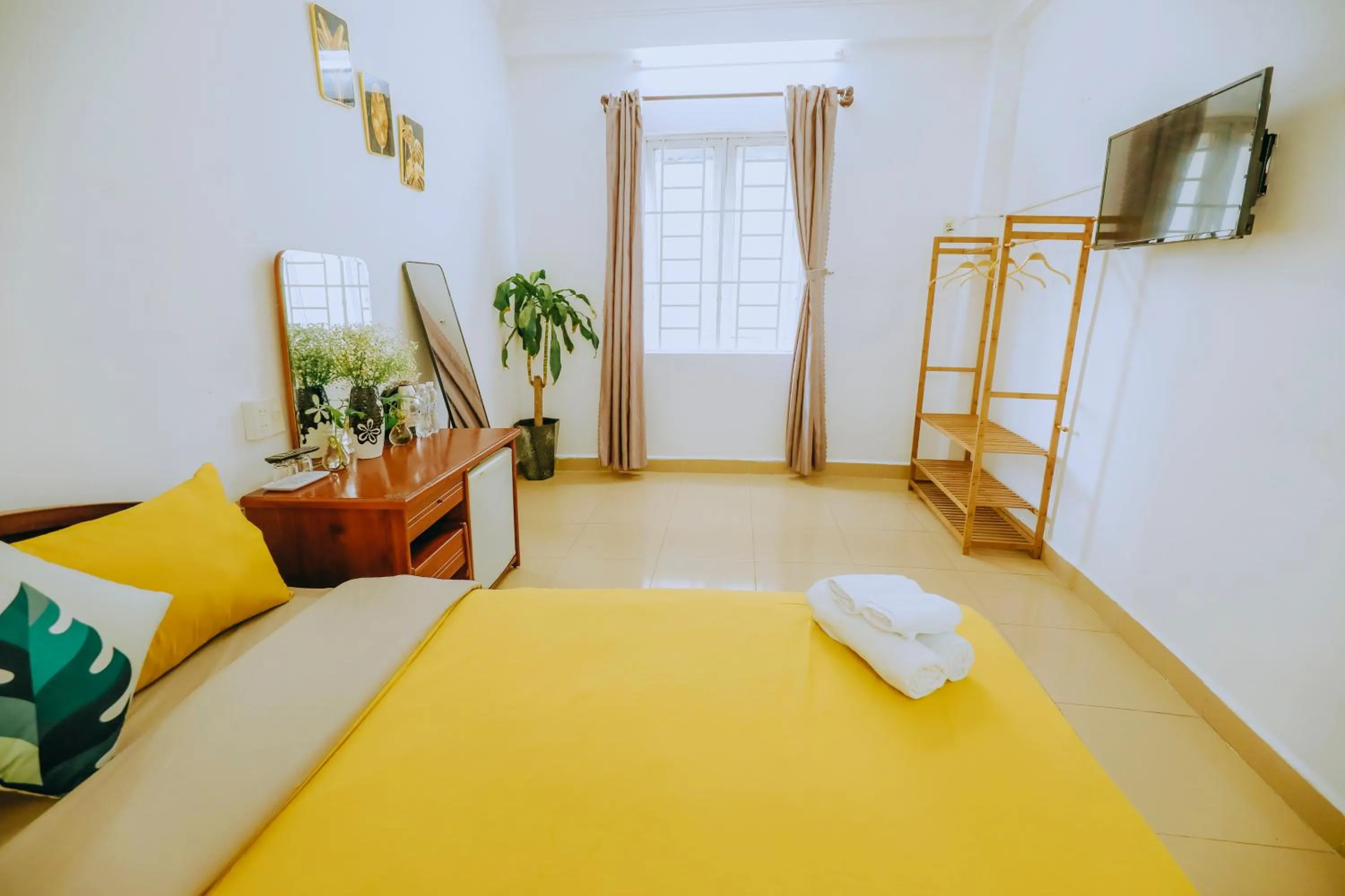 Bedroom, Bed in Pearl Wealth Dalat Hotel