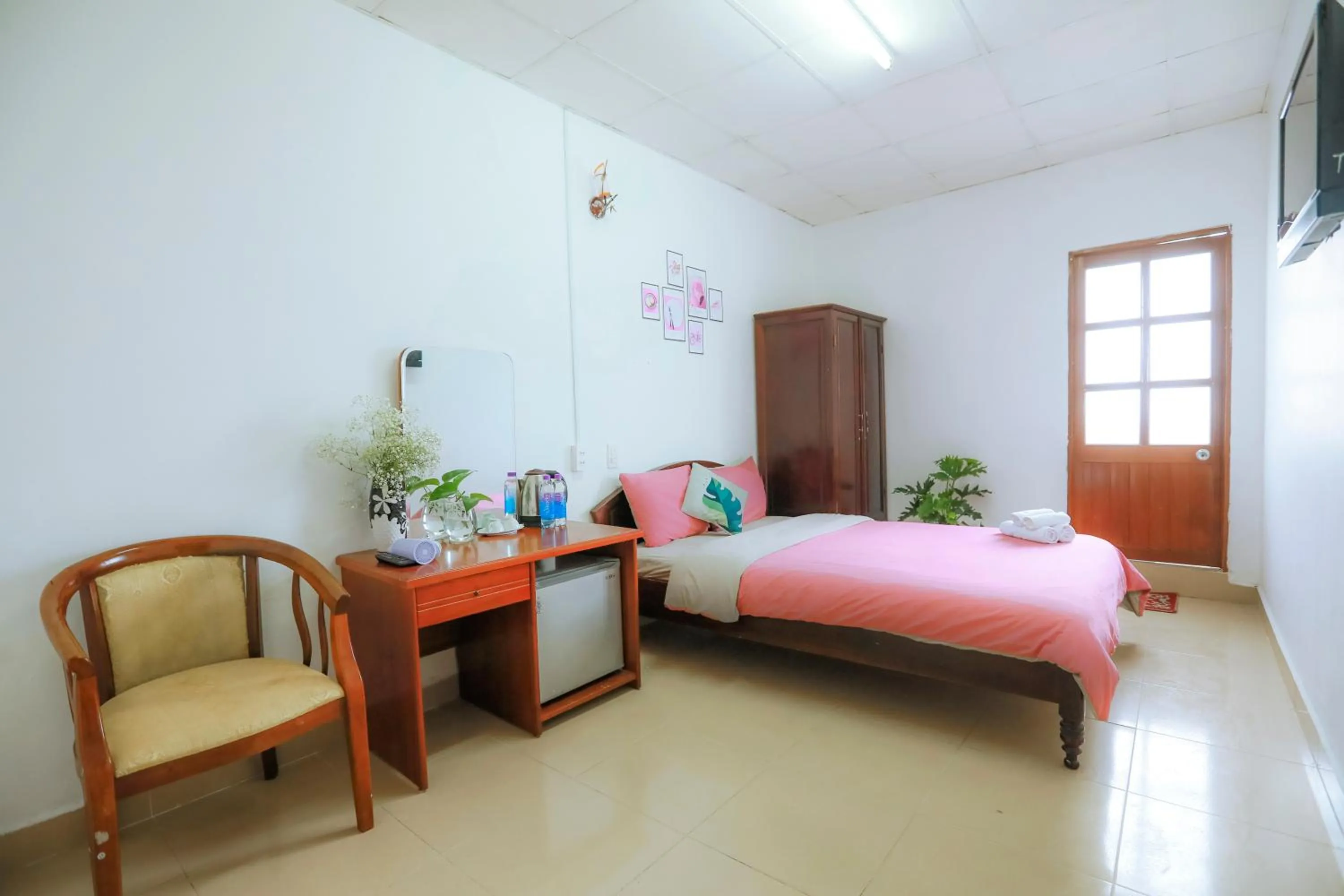 Bedroom, Bed in Pearl Wealth Dalat Hotel