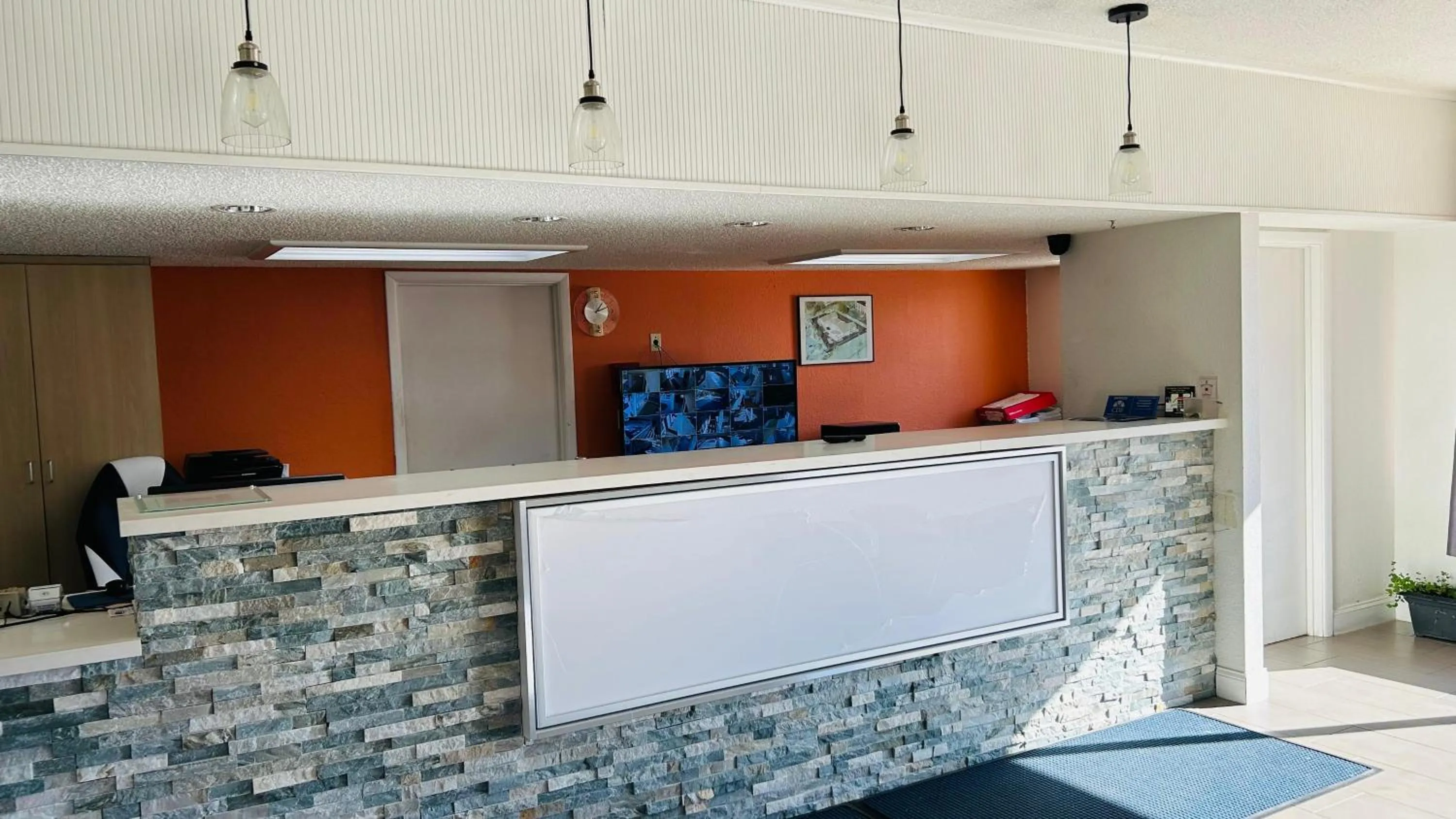 Lobby or reception in Super 7 Inn Tupelo