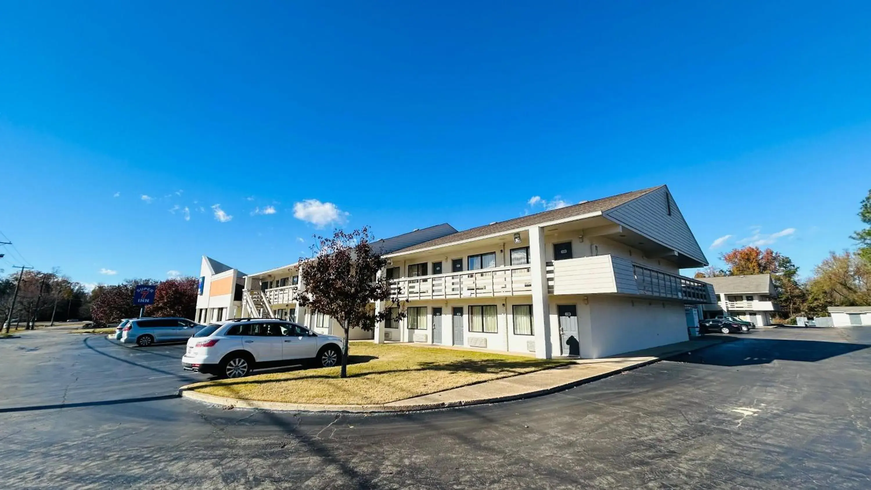 Facade/entrance in Super 7 Inn Tupelo Facade/entrance in Super 7 Inn Tupelo