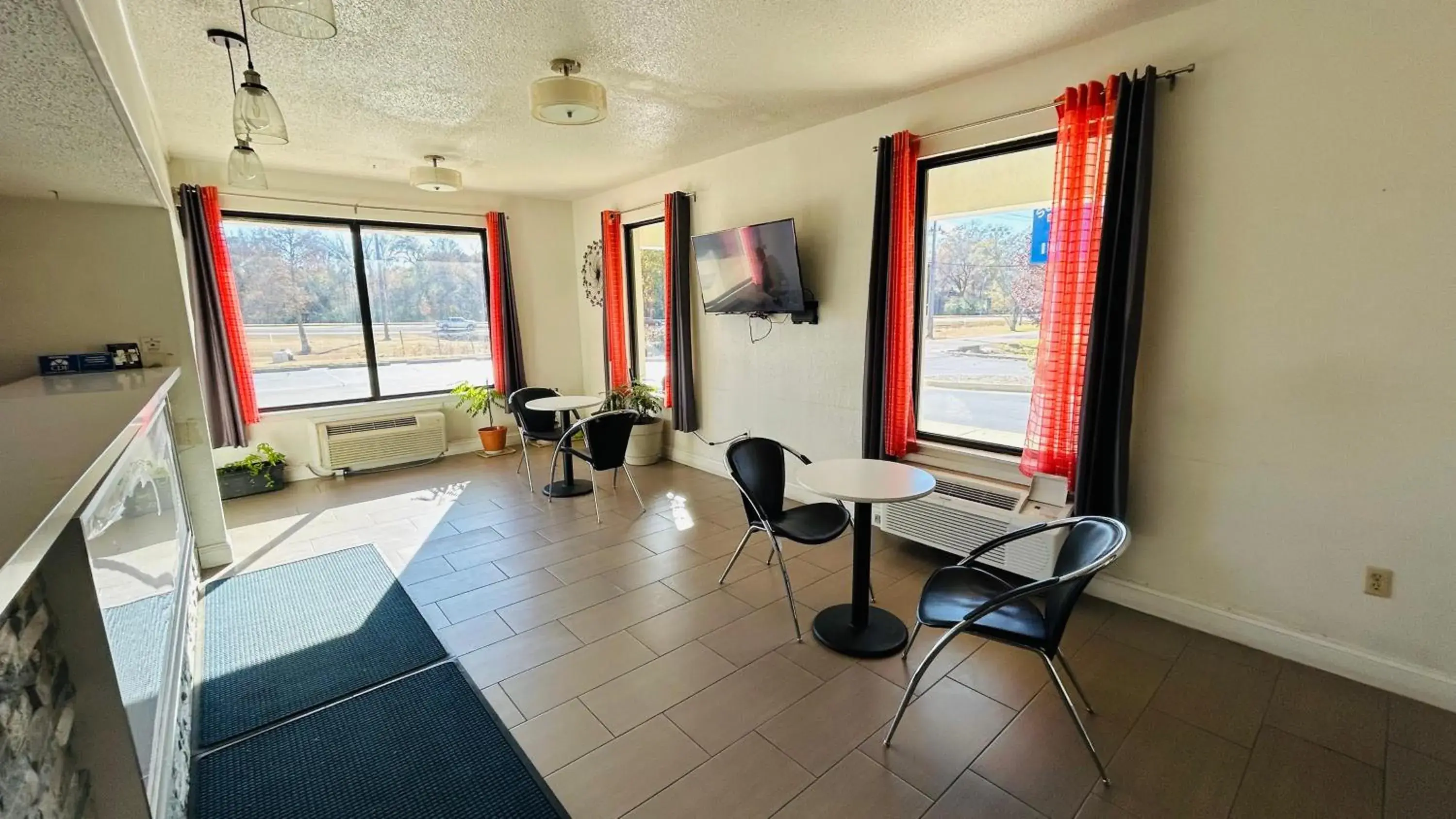 Lobby or reception in Super 7 Inn Tupelo Lobby or reception in Super 7 Inn Tupelo