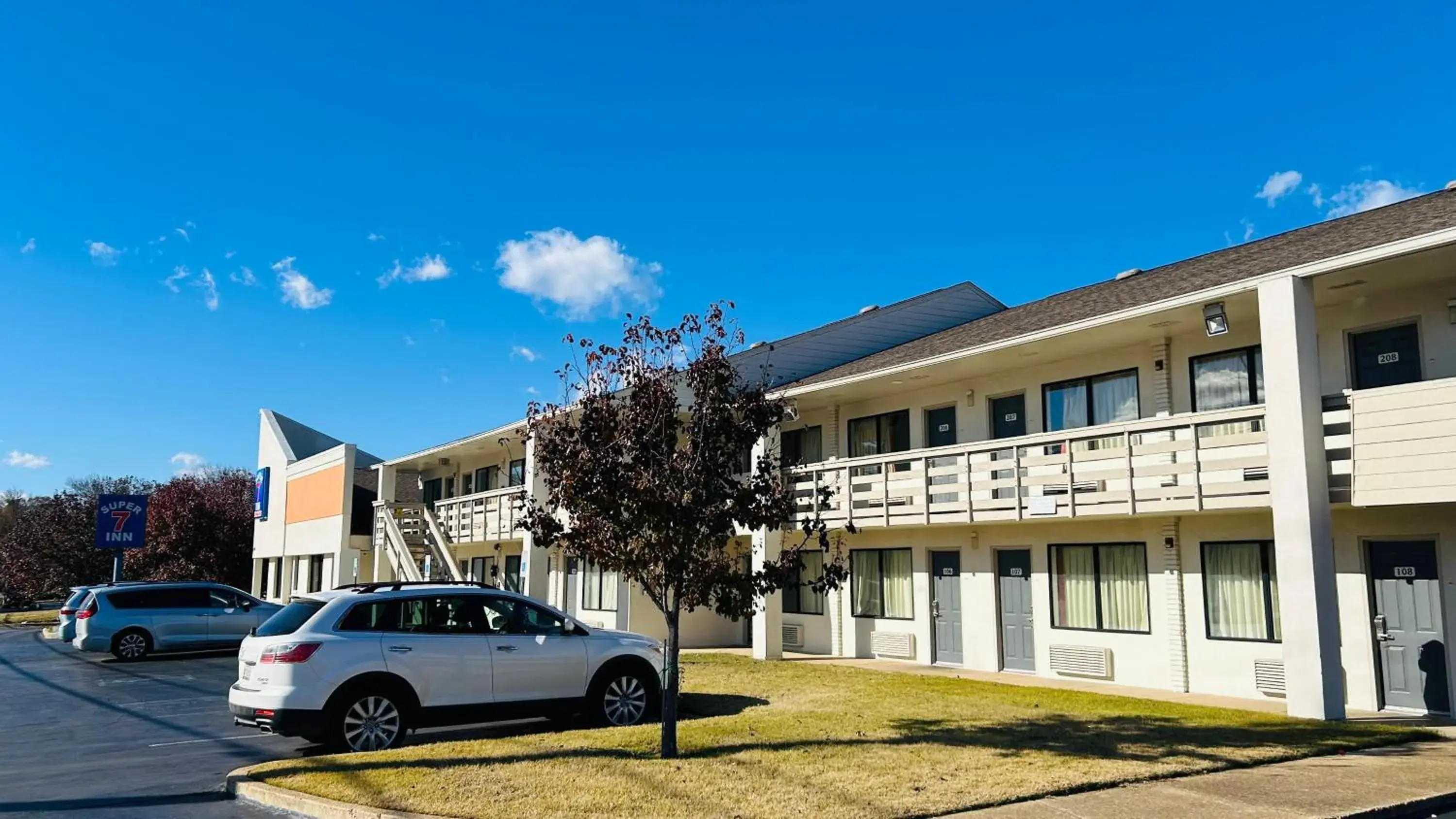 Facade/entrance in Super 7 Inn Tupelo Facade/entrance in Super 7 Inn Tupelo