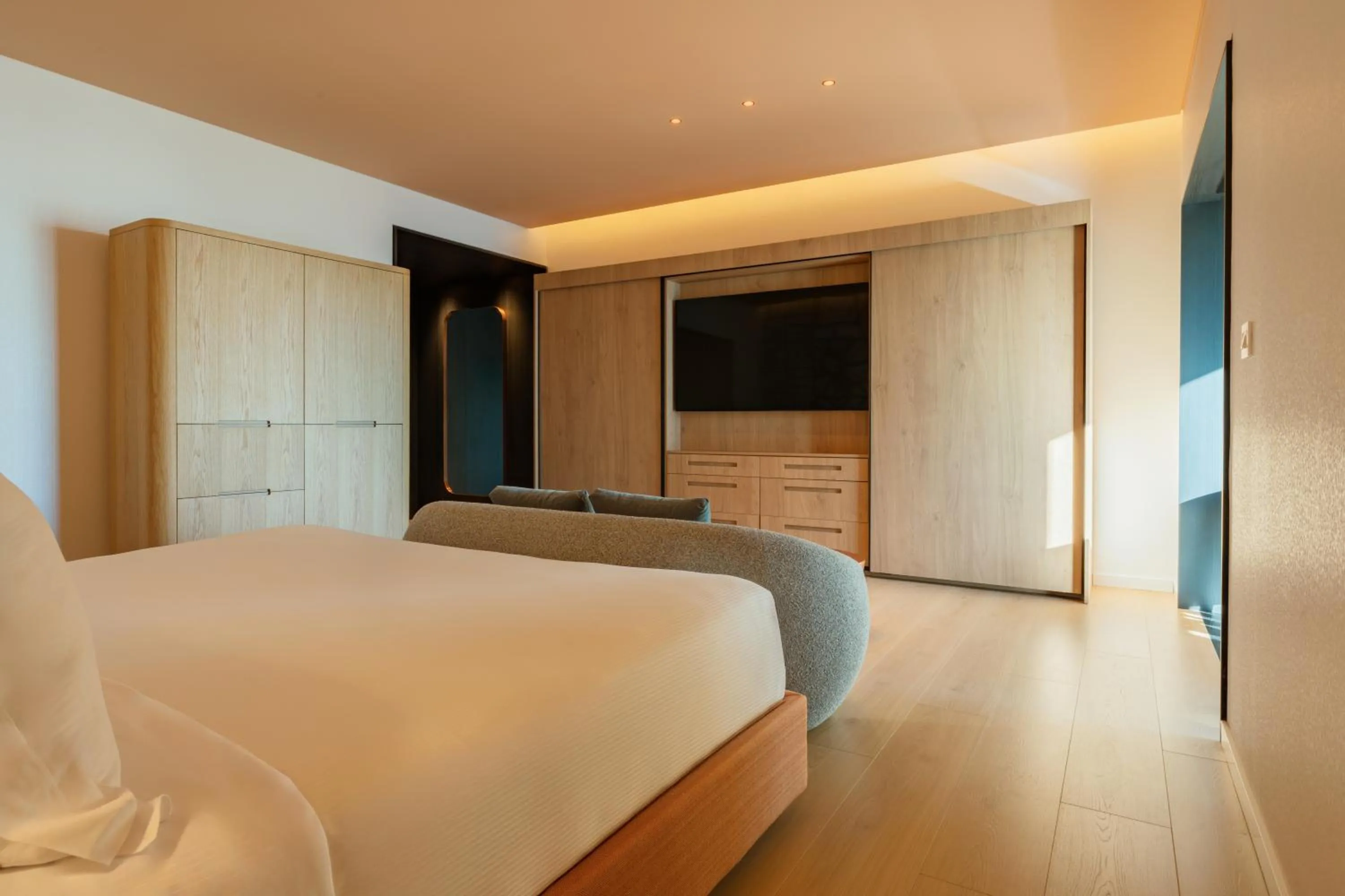 Photo of the whole room, Bed in The Grand Hotel