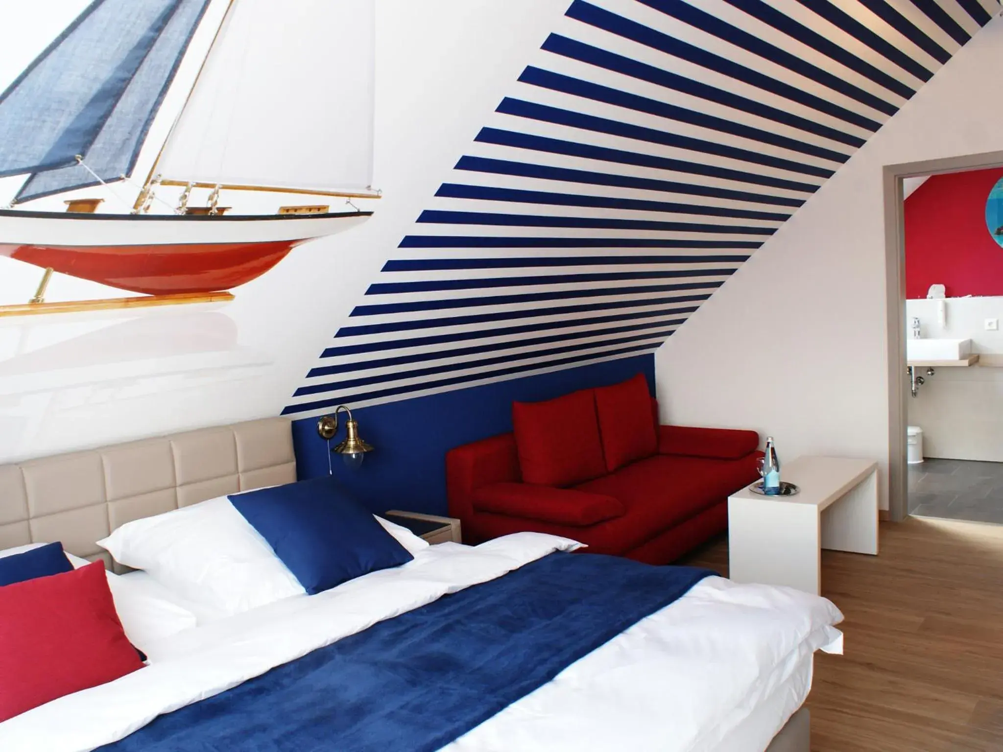 Superior Family Room - single occupancy in R & J Hotel Superior Family Room - single occupancy in R & J Hotel