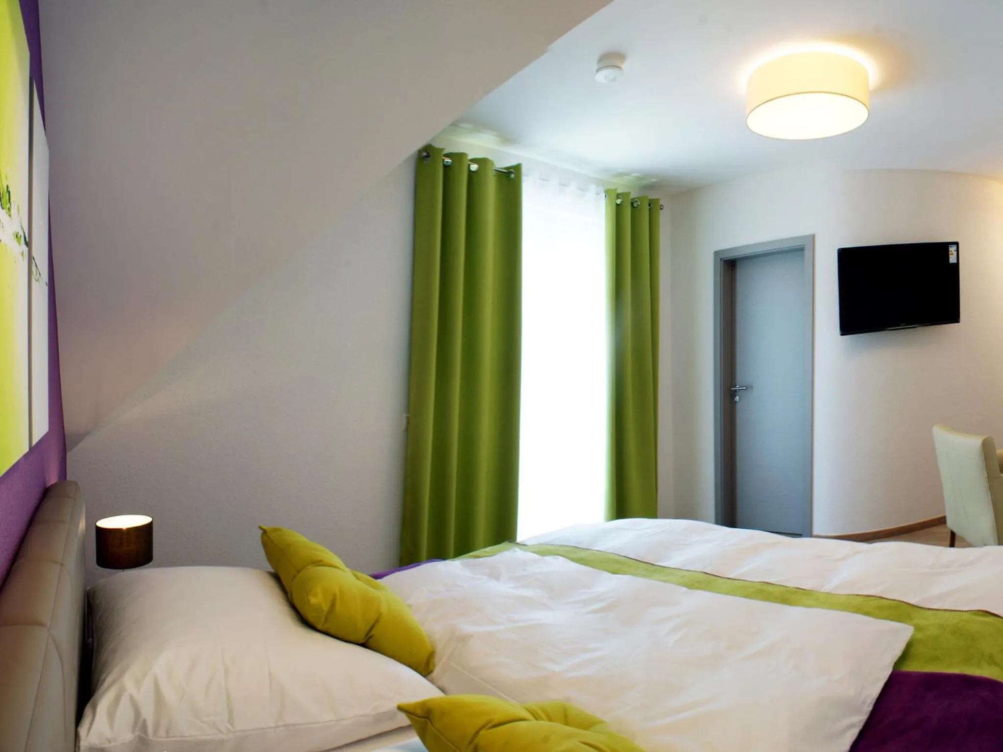 Bedroom, Bed in R & J Hotel