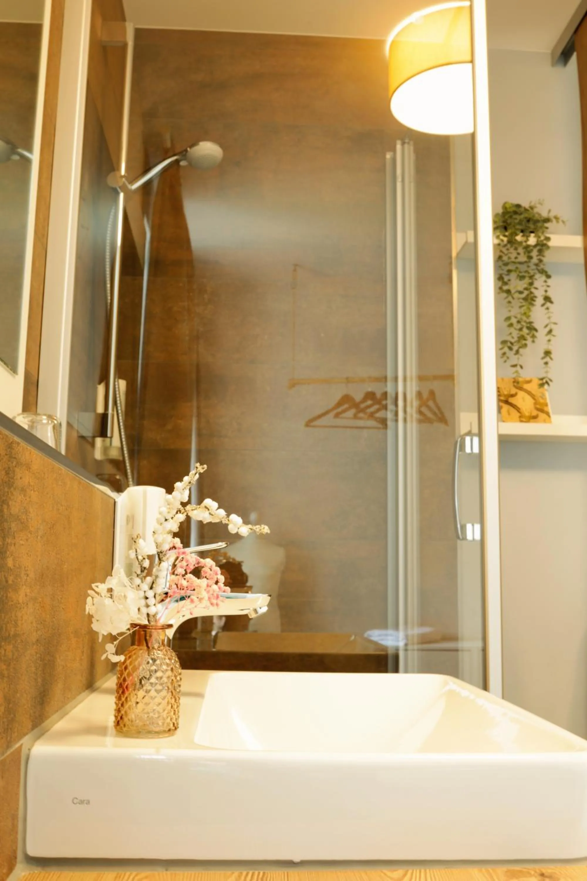 Bathroom in R & J Hotel