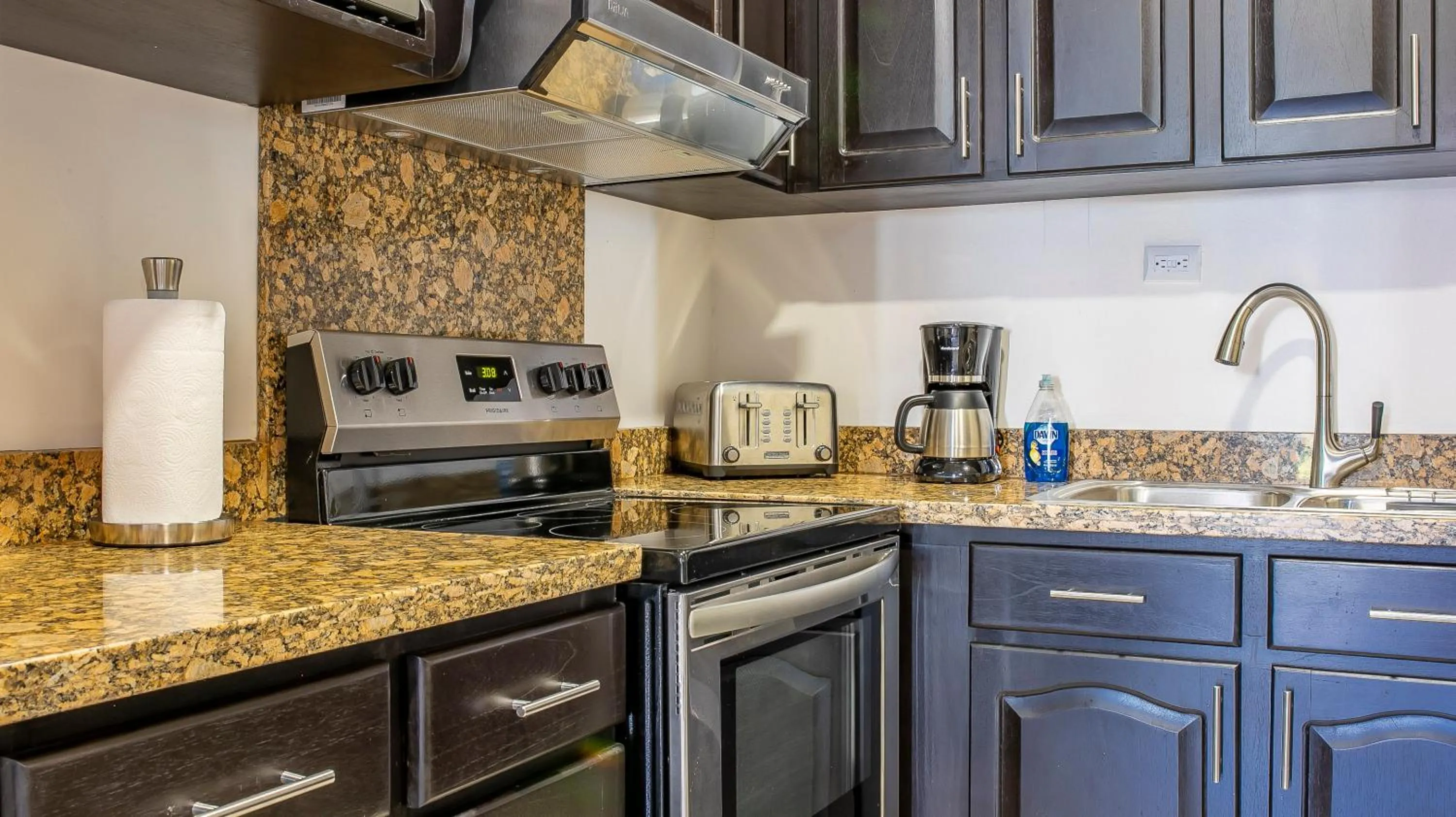 Kitchen or kitchenette in Serenity Hotel & Villas