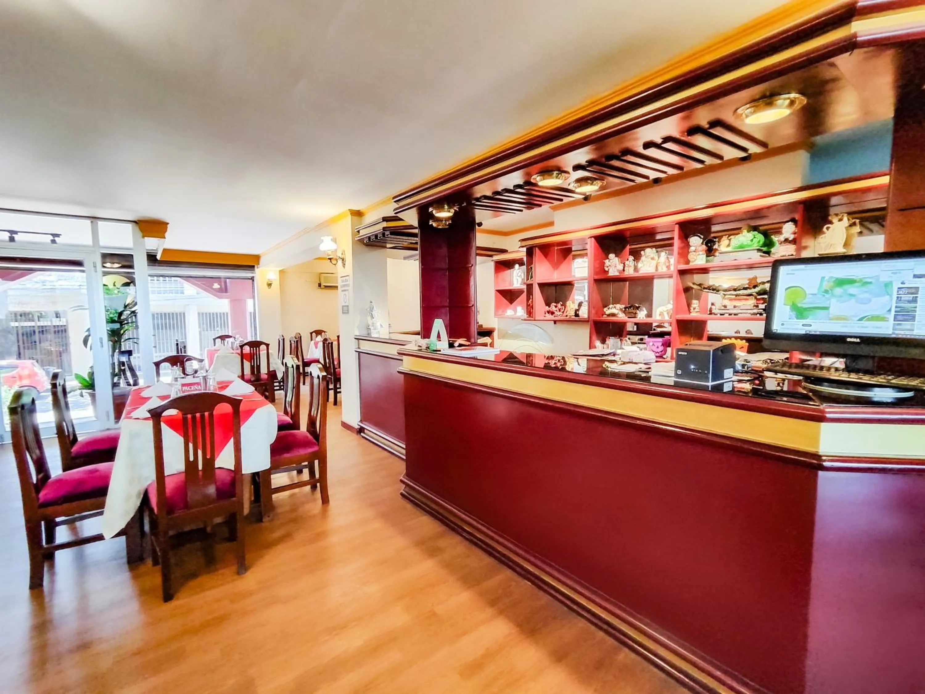 Restaurant/places to eat in Lido Hotel