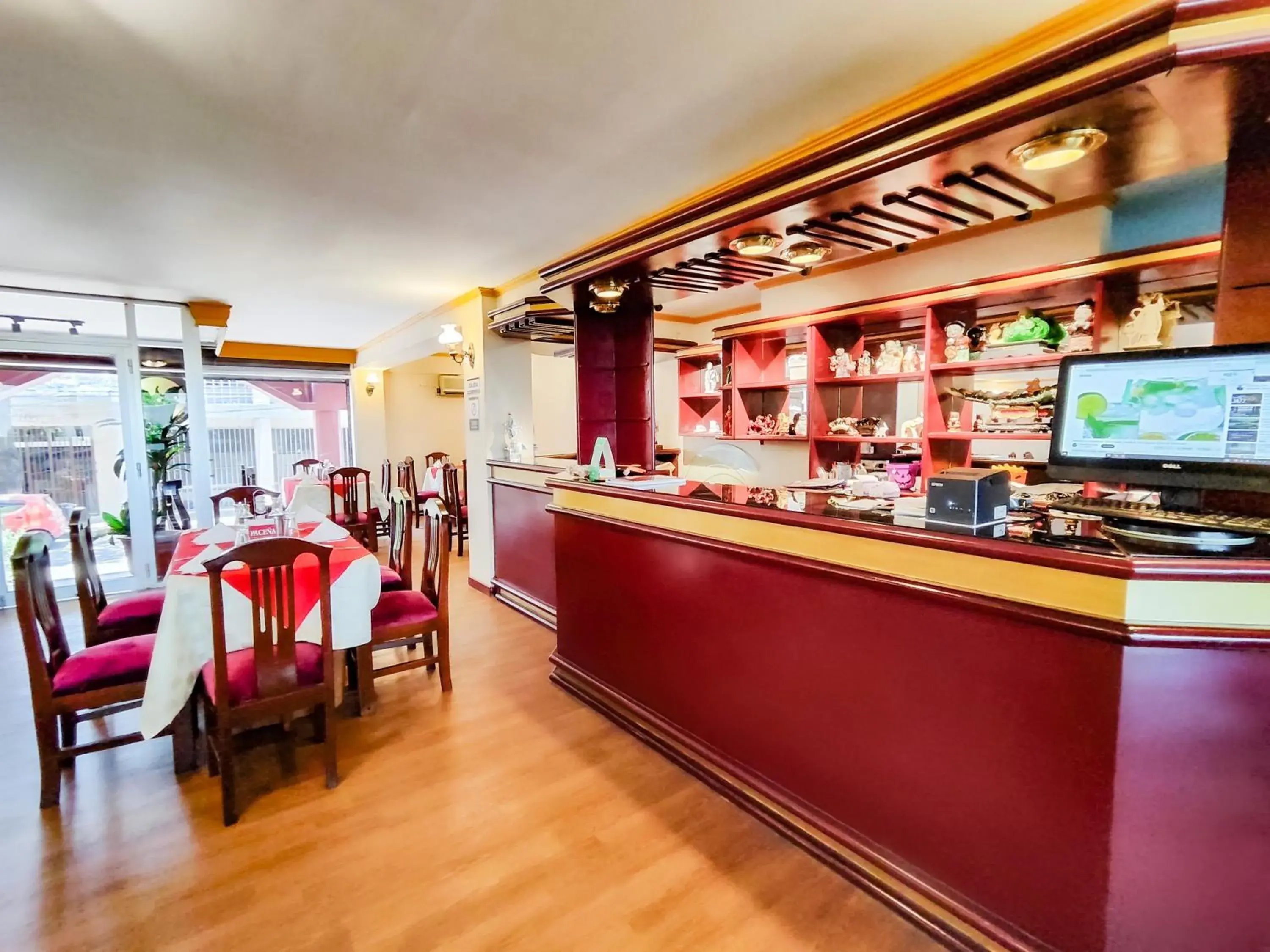 Restaurant/places to eat in Lido Hotel Restaurant/places to eat in Lido Hotel