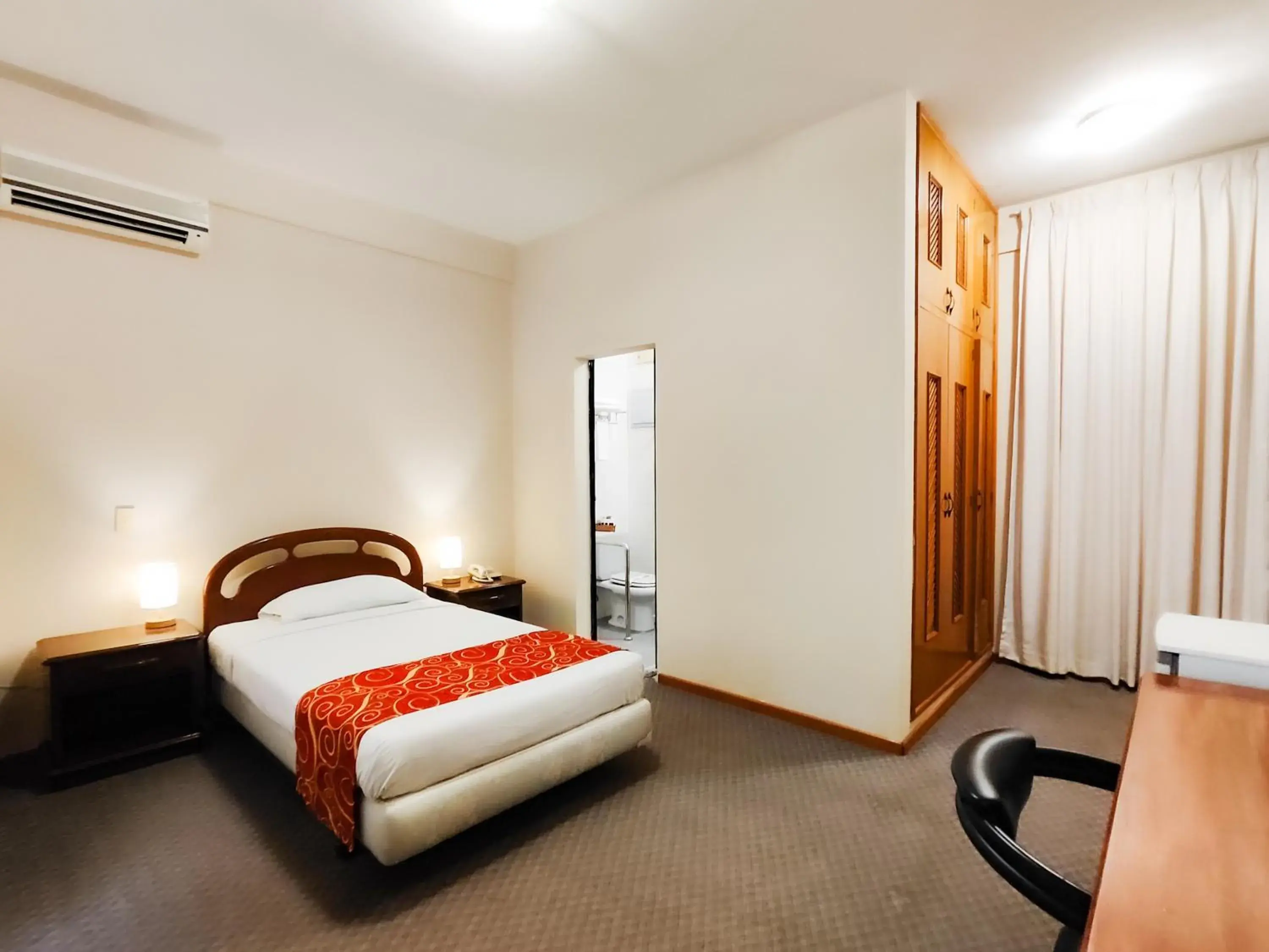 Photo of the whole room, Bed in Lido Hotel Photo of the whole room, Bed in Lido Hotel